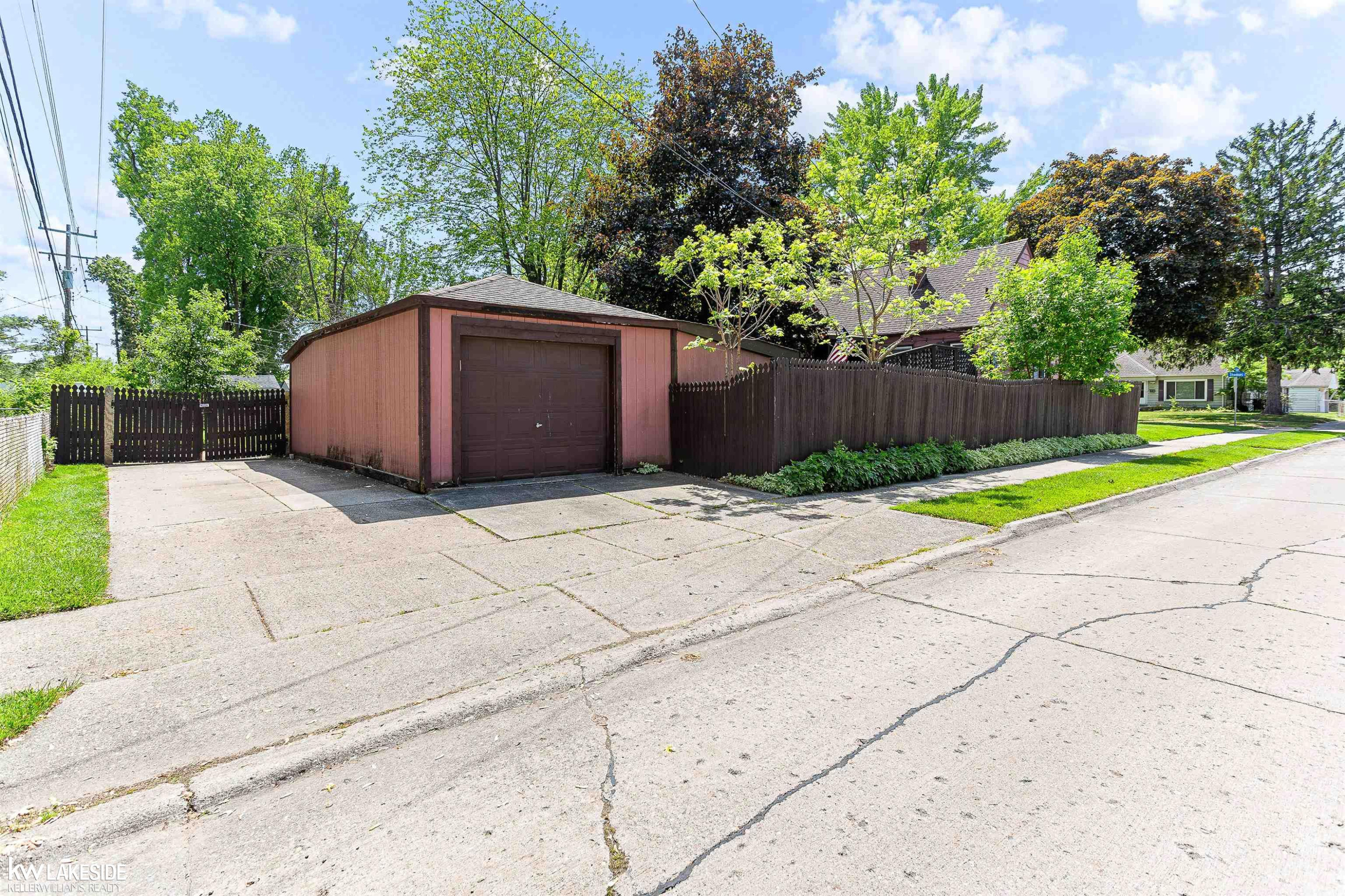 1992 Thomas Avenue, Berkley, MI 48072 — Photo 30