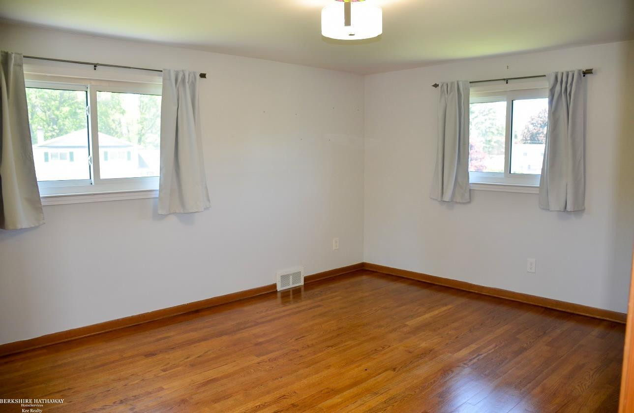 50508 W Shamrock Street, New Baltimore, MI 48047 — Photo 9