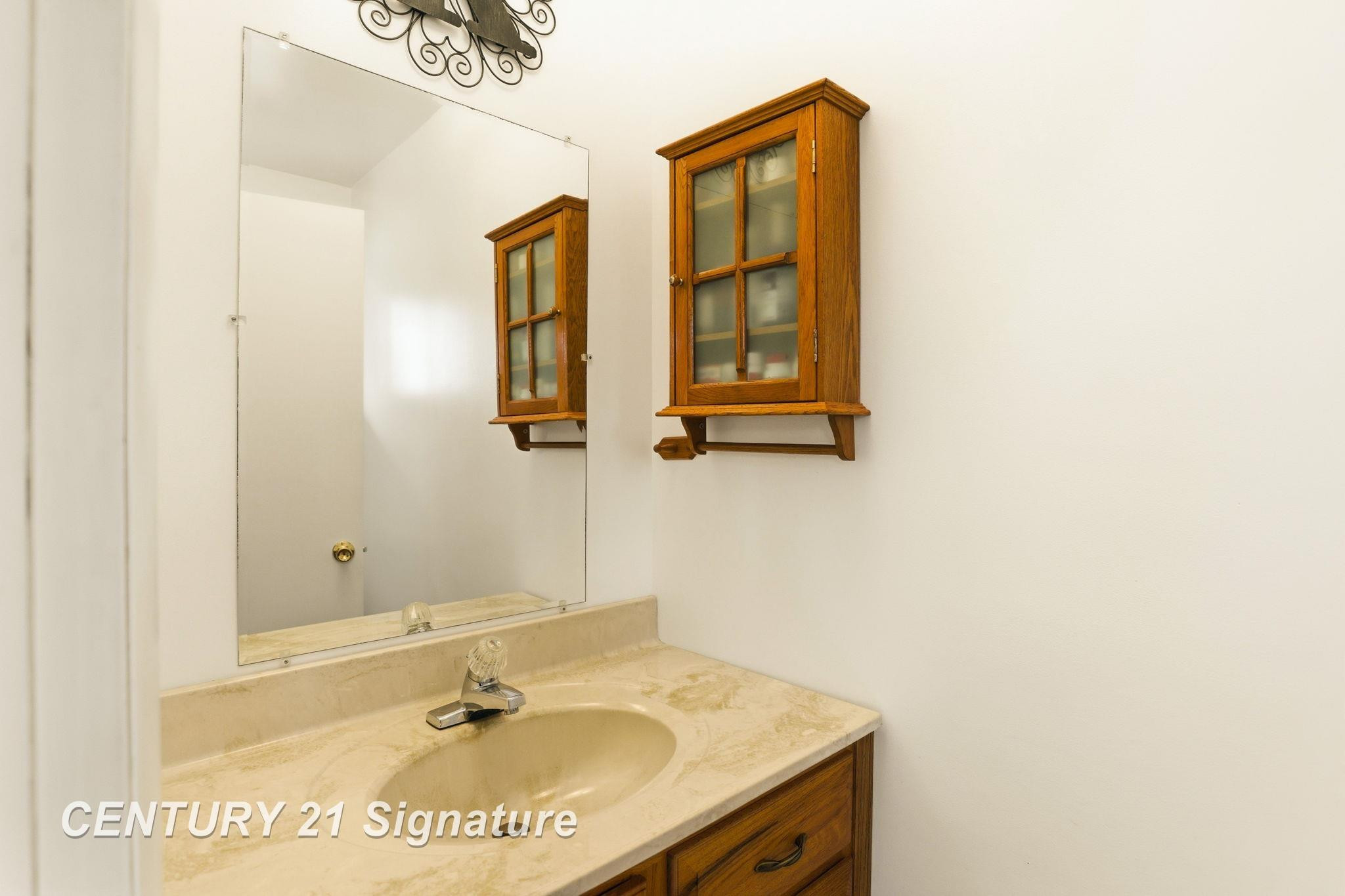 526 S Maple Street, Hemlock, MI 48626 — Photo 17