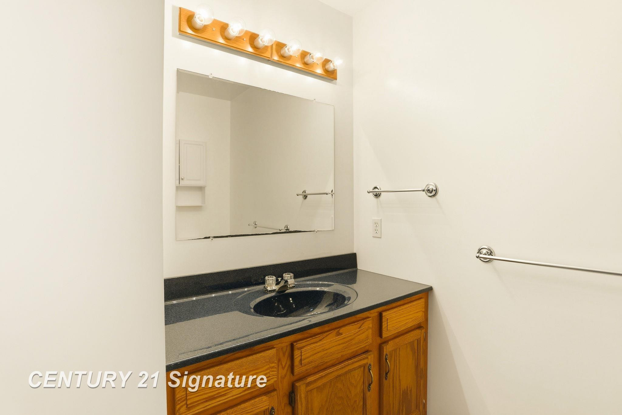 526 S Maple Street, Hemlock, MI 48626 — Photo 23