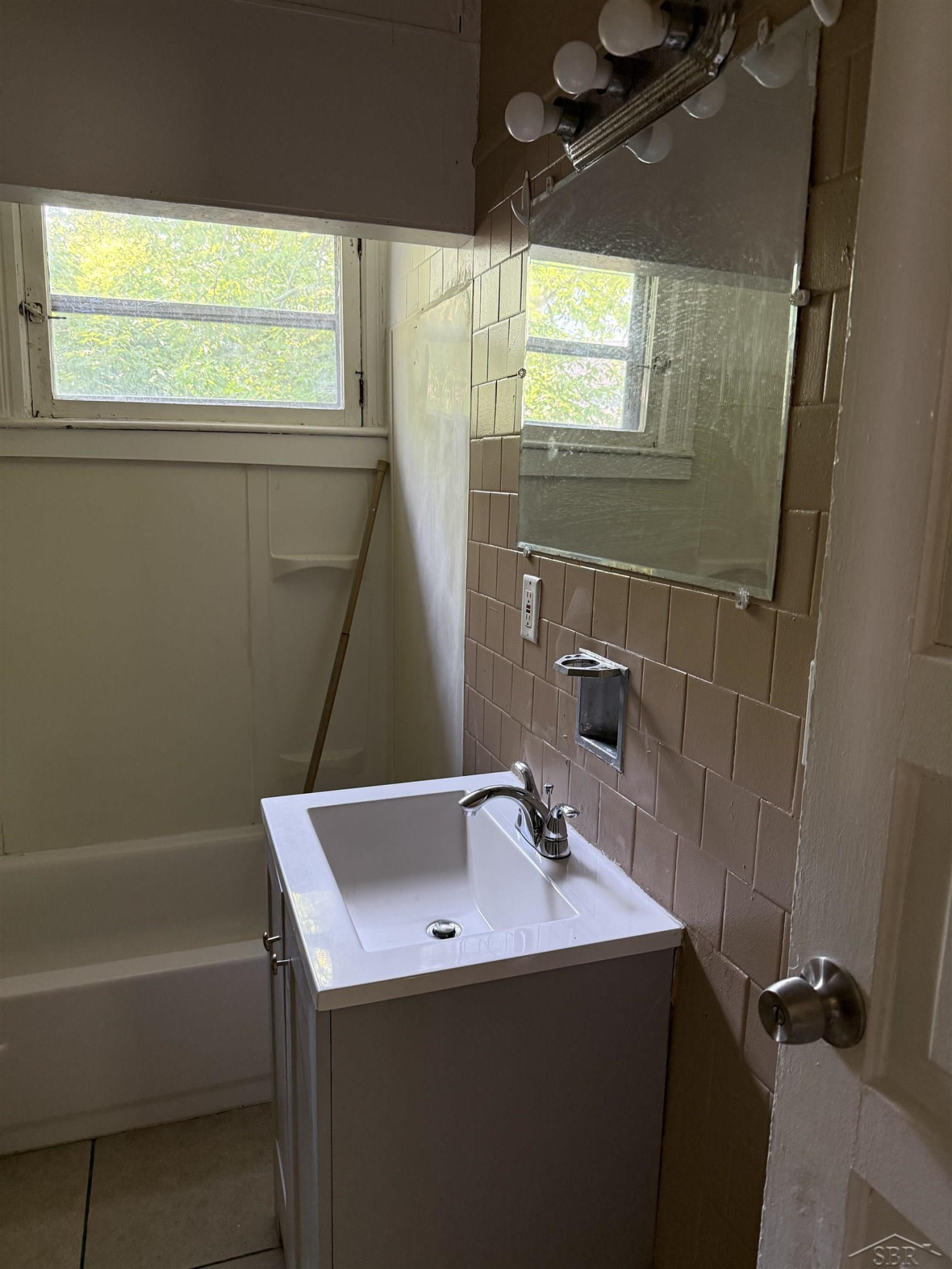 711 S Bond Street, Saginaw, MI 48602 — Photo 5