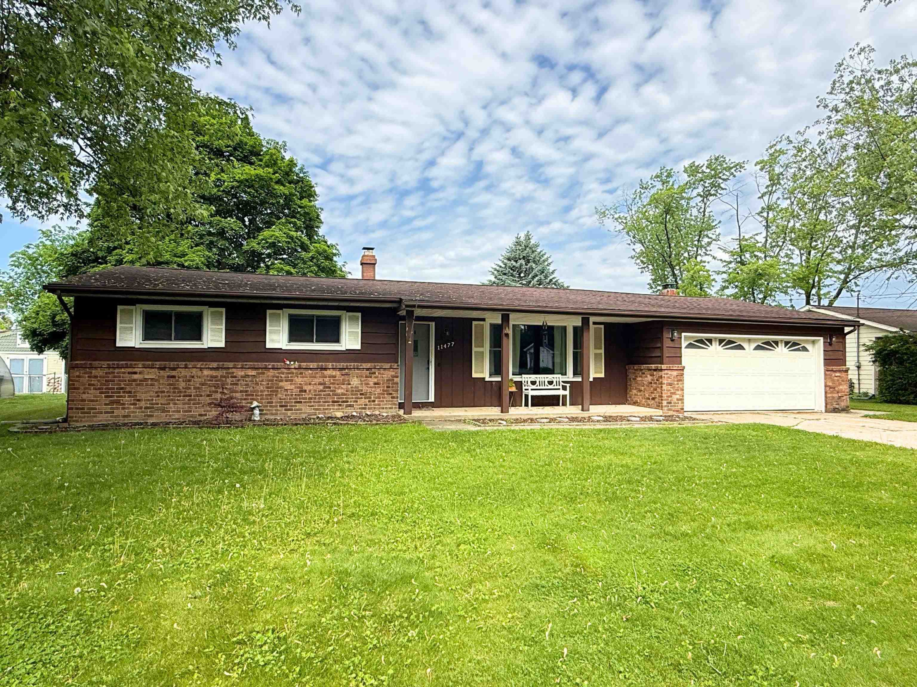 11477 Colonial Woods Drive, Clio, MI 48420 — Photo 2