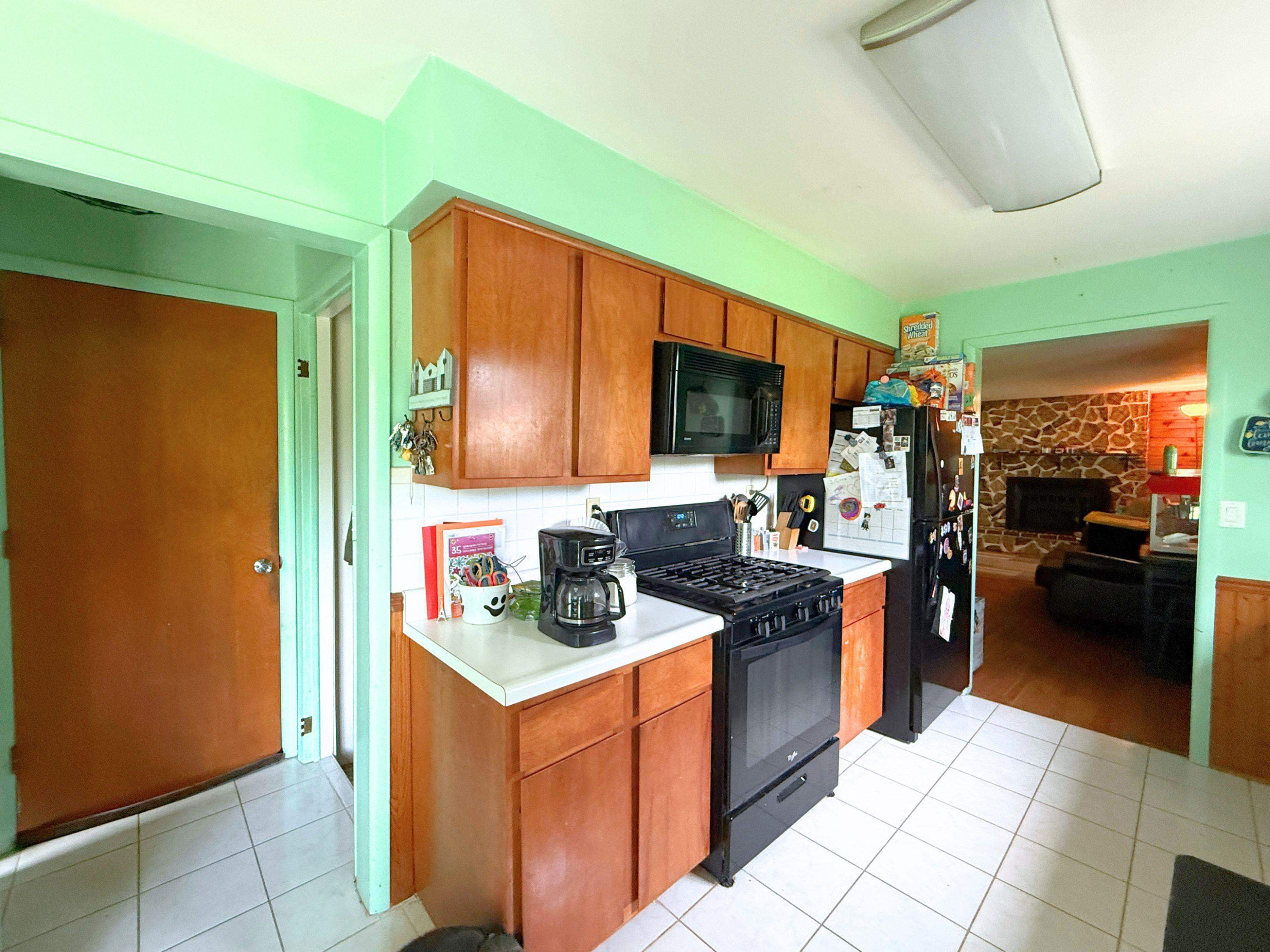 11477 Colonial Woods Drive, Clio, MI 48420 — Photo 12