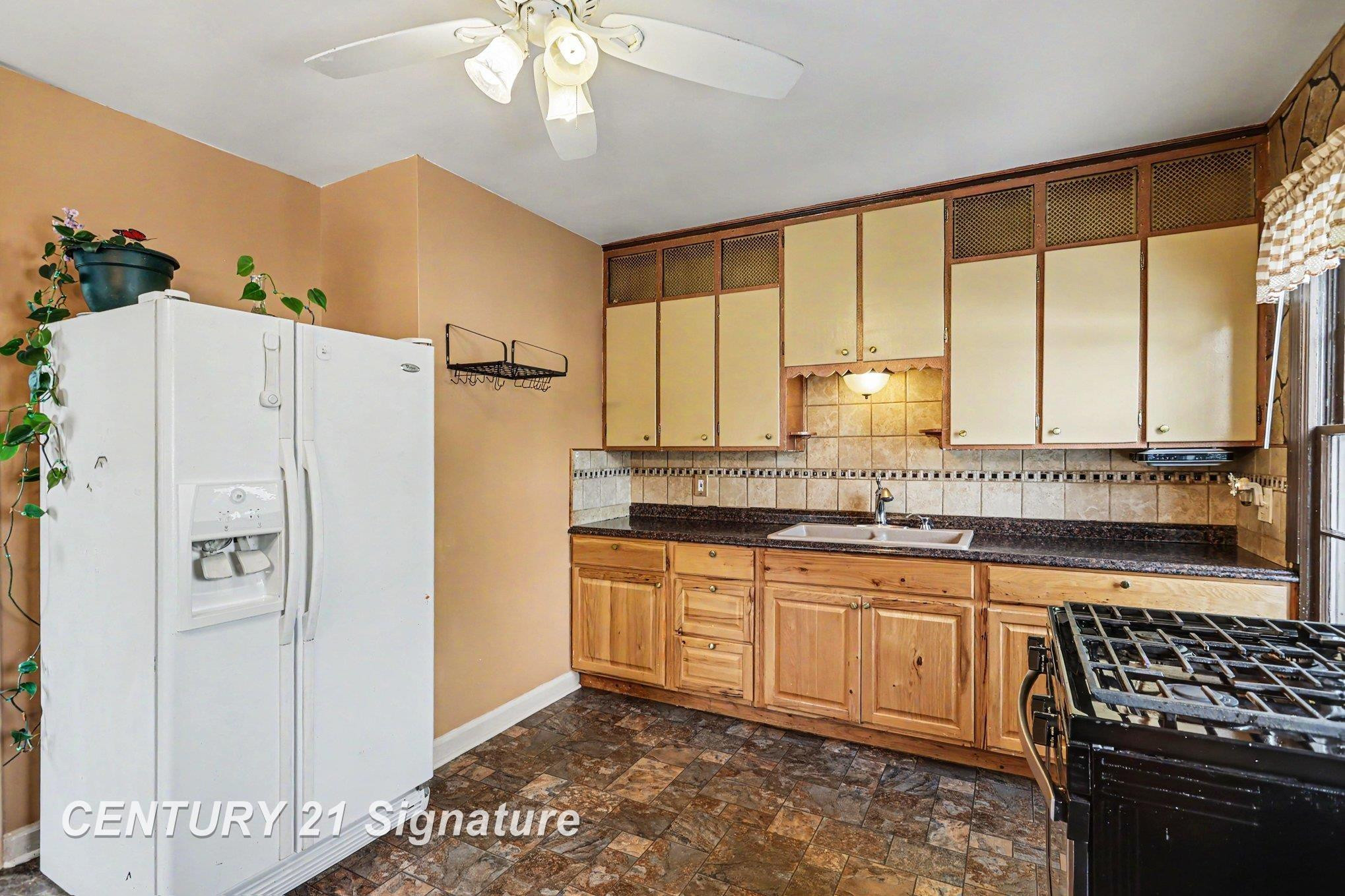 609 S Alp Street, Bay City, MI 48706 — Photo 6