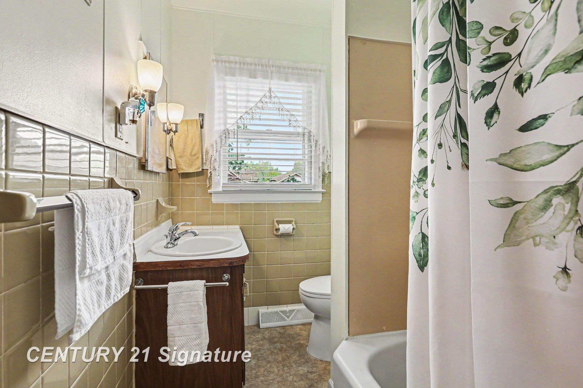 609 S Alp Street, Bay City, MI 48706 — Photo 11