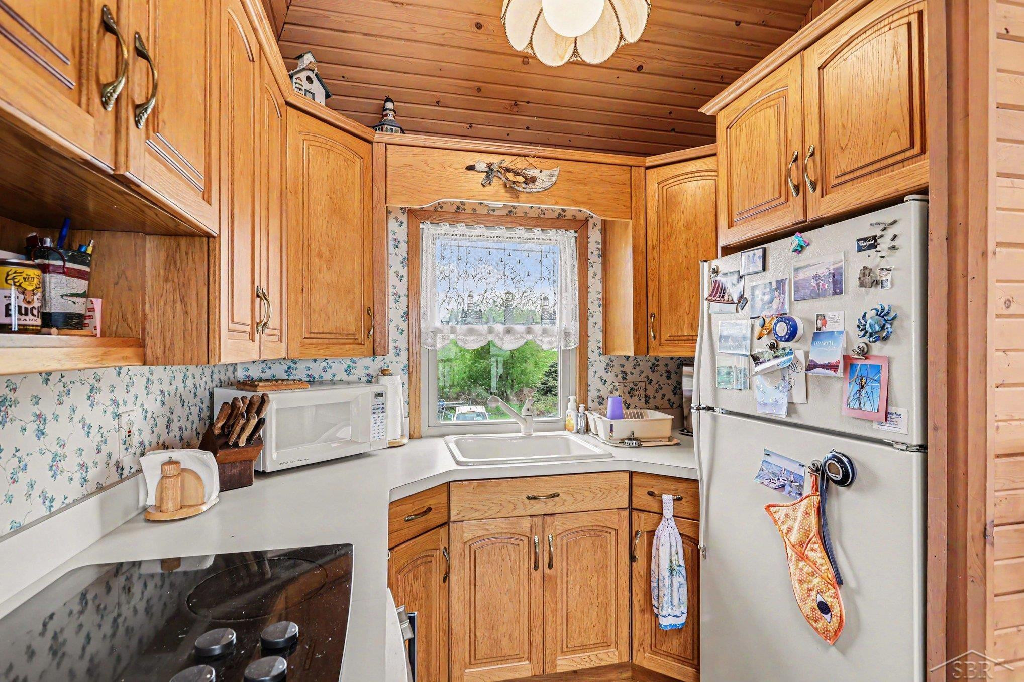 362 N Linwood Beach Road, Linwood, MI 48634 — Photo 7