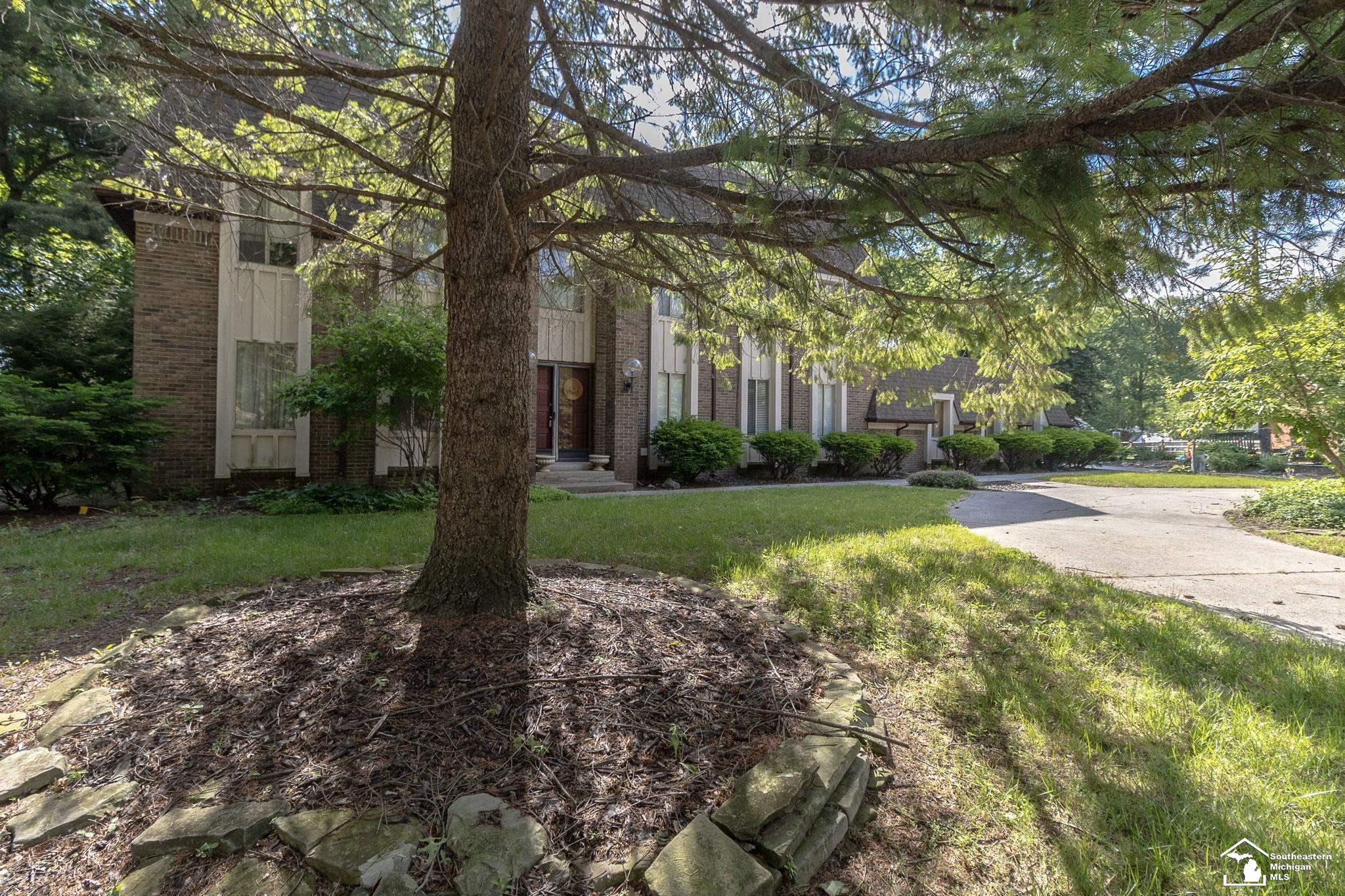 1372 Laurelhurst Drive, Temperance, MI 48182 — Photo 2