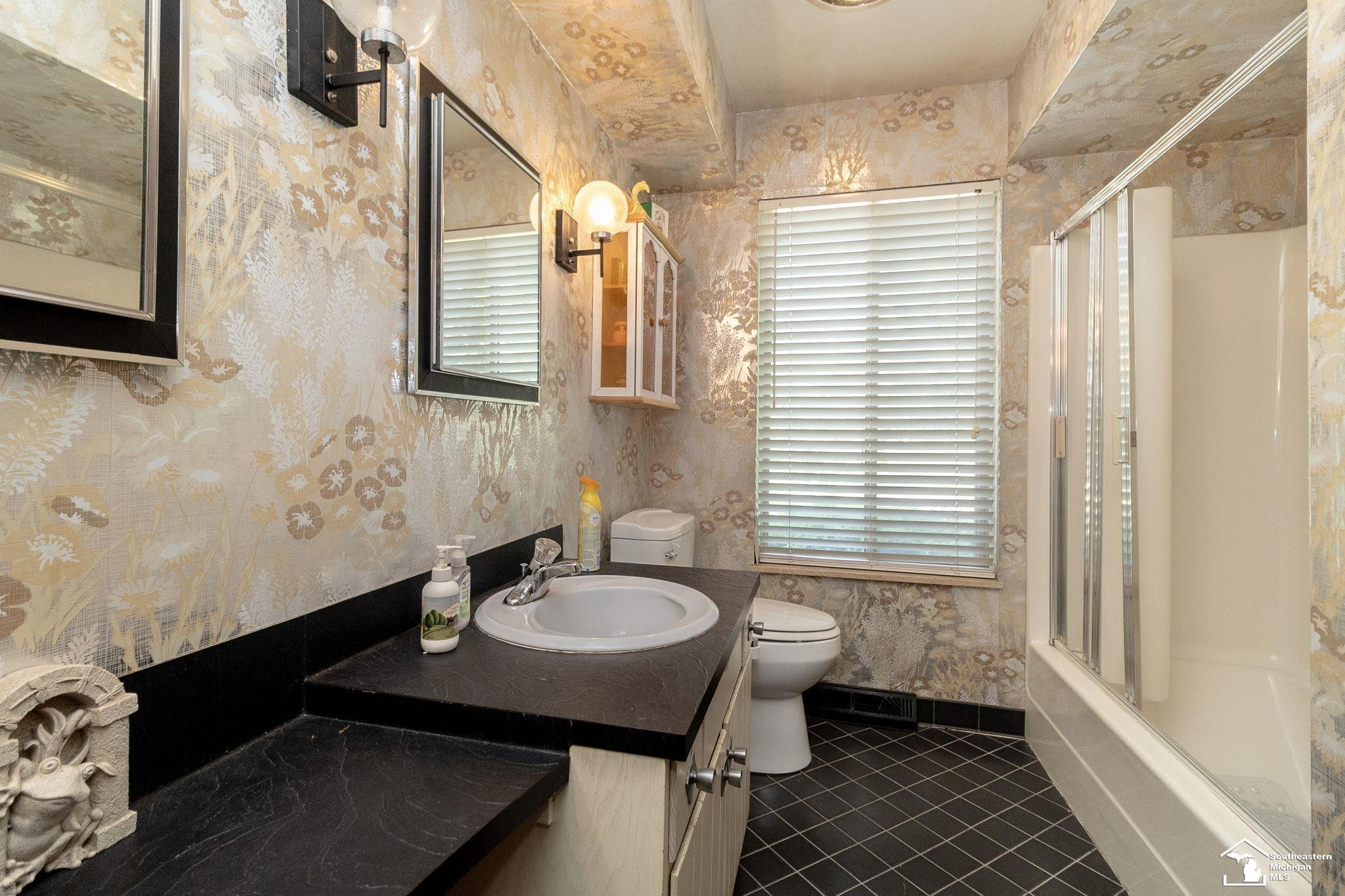 1372 Laurelhurst Drive, Temperance, MI 48182 — Photo 21