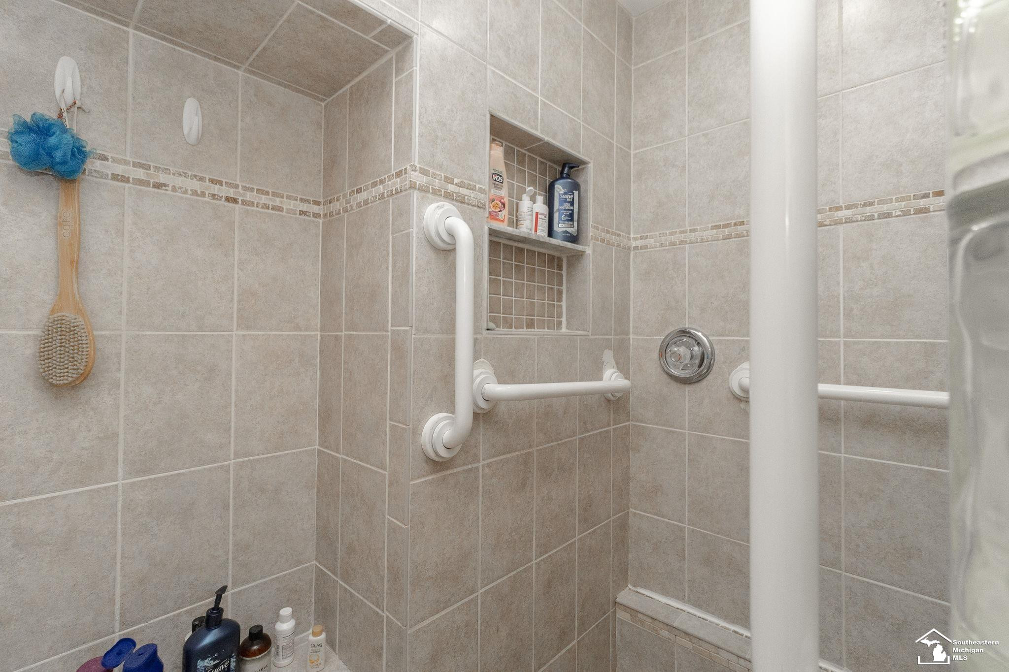 1372 Laurelhurst Drive, Temperance, MI 48182 — Photo 30