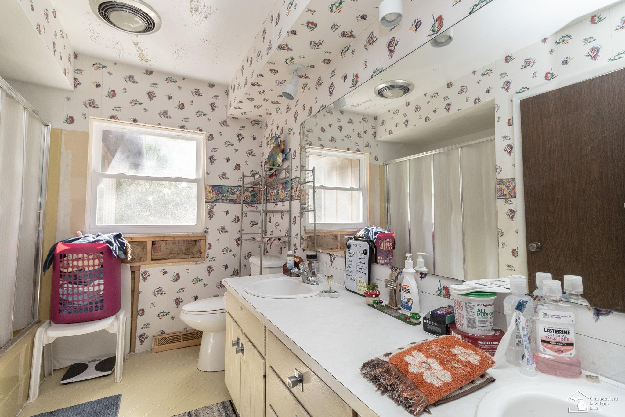1372 Laurelhurst Drive, Temperance, MI 48182 — Photo 34