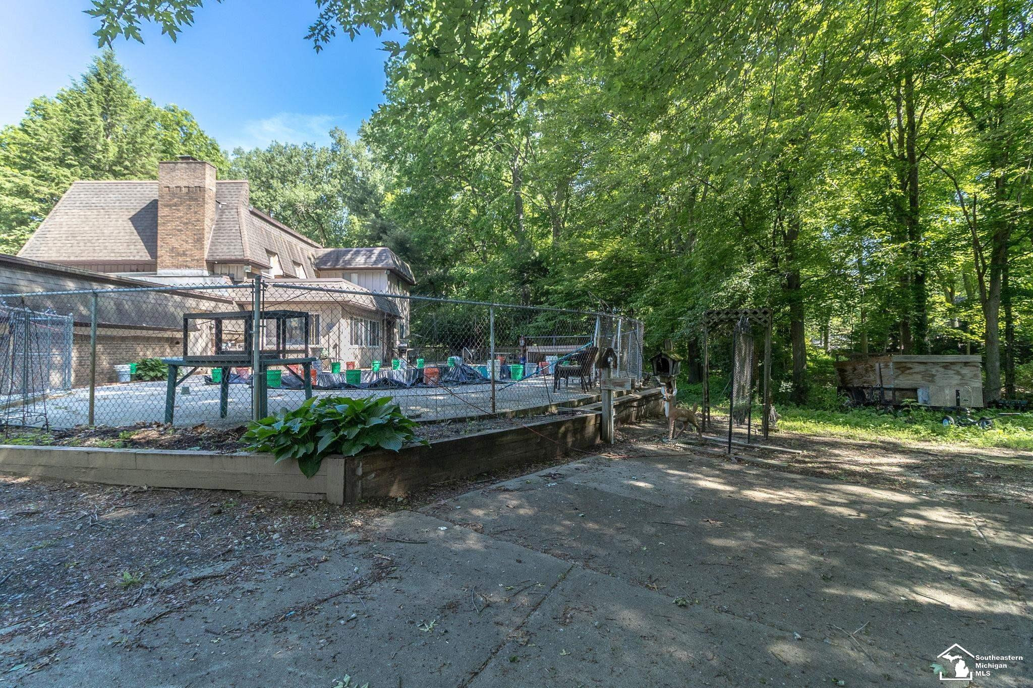 1372 Laurelhurst Drive, Temperance, MI 48182 — Photo 40