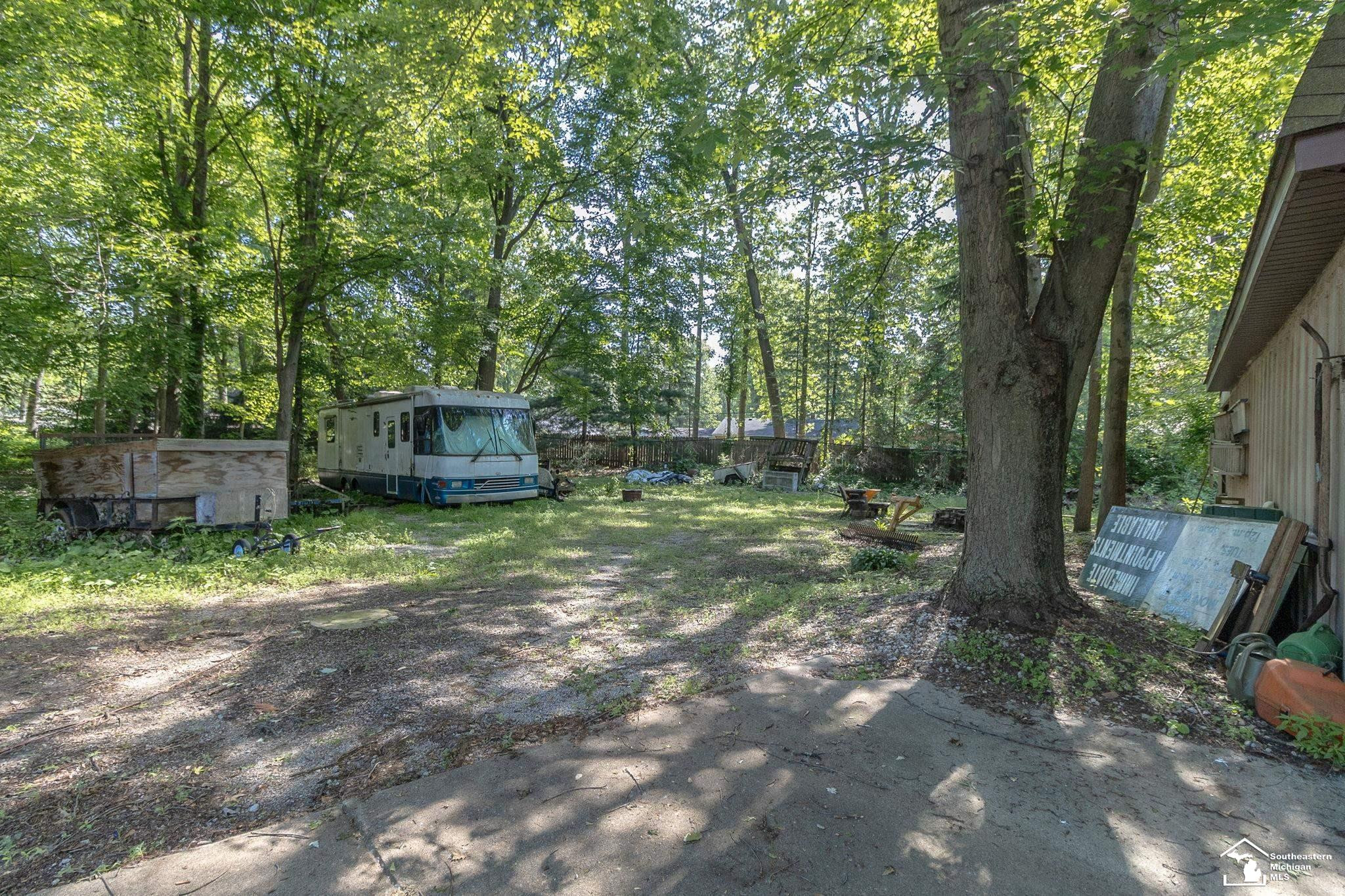 1372 Laurelhurst Drive, Temperance, MI 48182 — Photo 44
