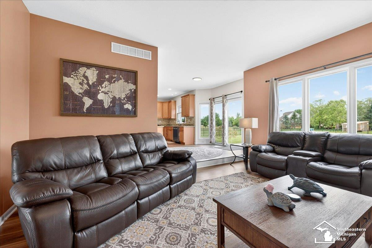 762 Valmont Drive, Monroe, MI 48162 — Photo 6
