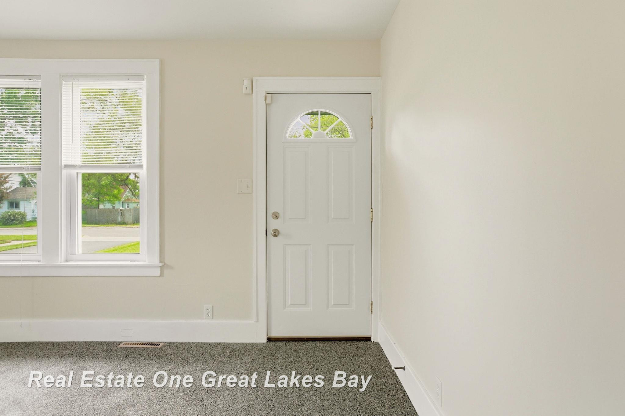 736 Stoker Drive, Saginaw, MI 48604 — Photo 7