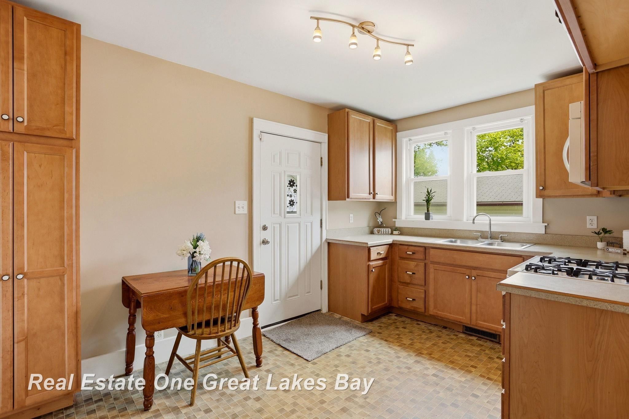 736 Stoker Drive, Saginaw, MI 48604 — Photo 12