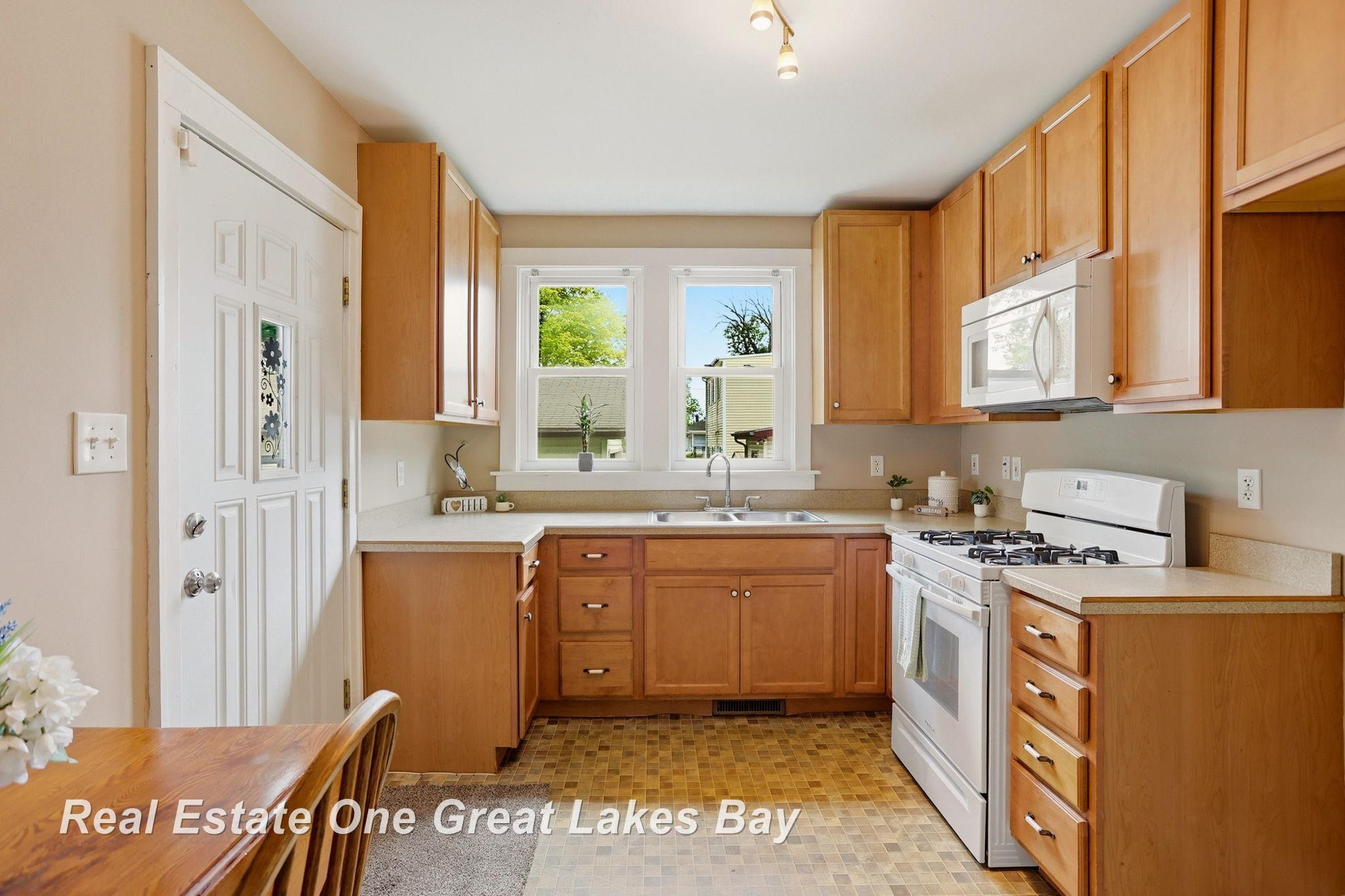 736 Stoker Drive, Saginaw, MI 48604 — Photo 13