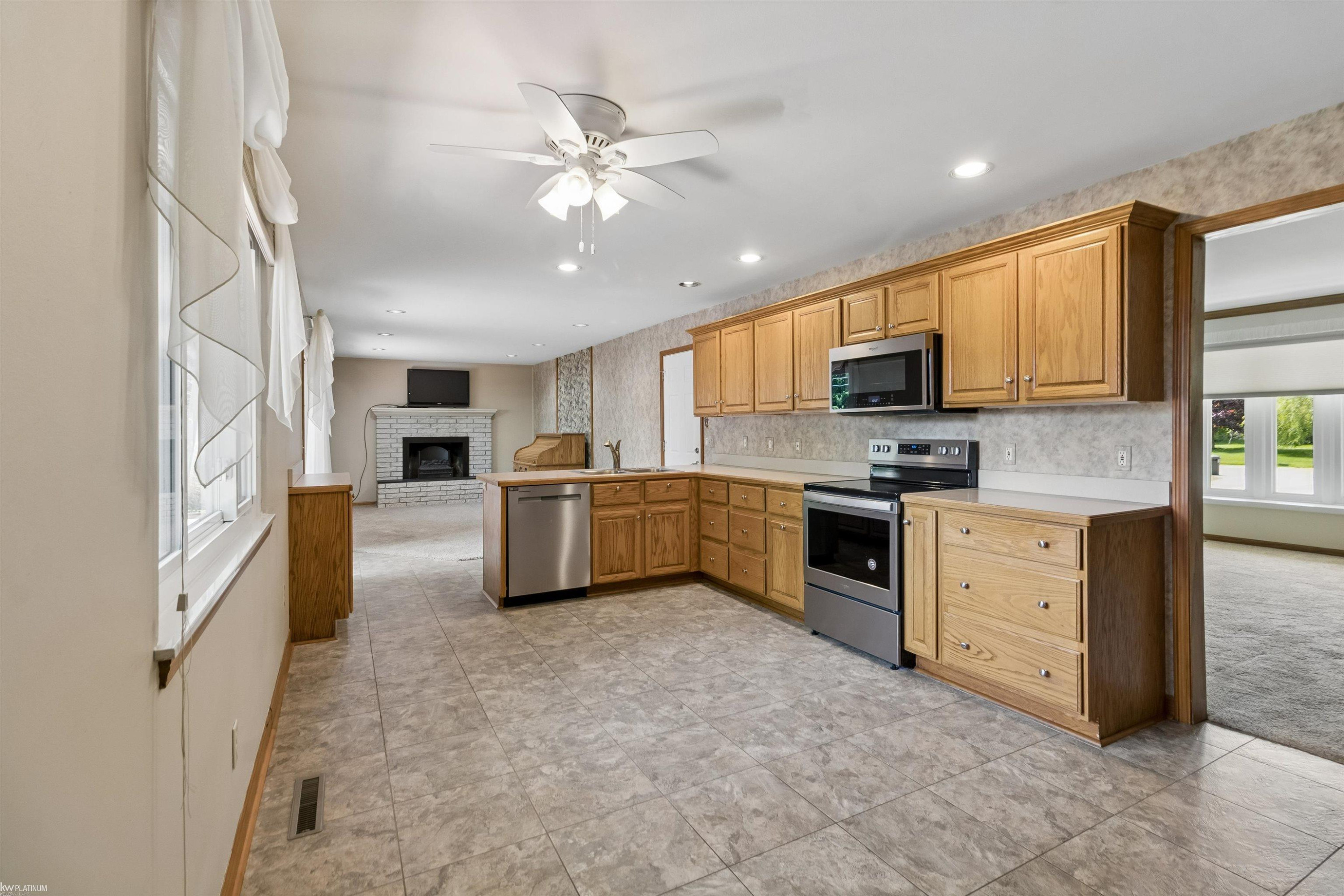 3238 S Shoreview Drive, MI 48059 — Photo 6