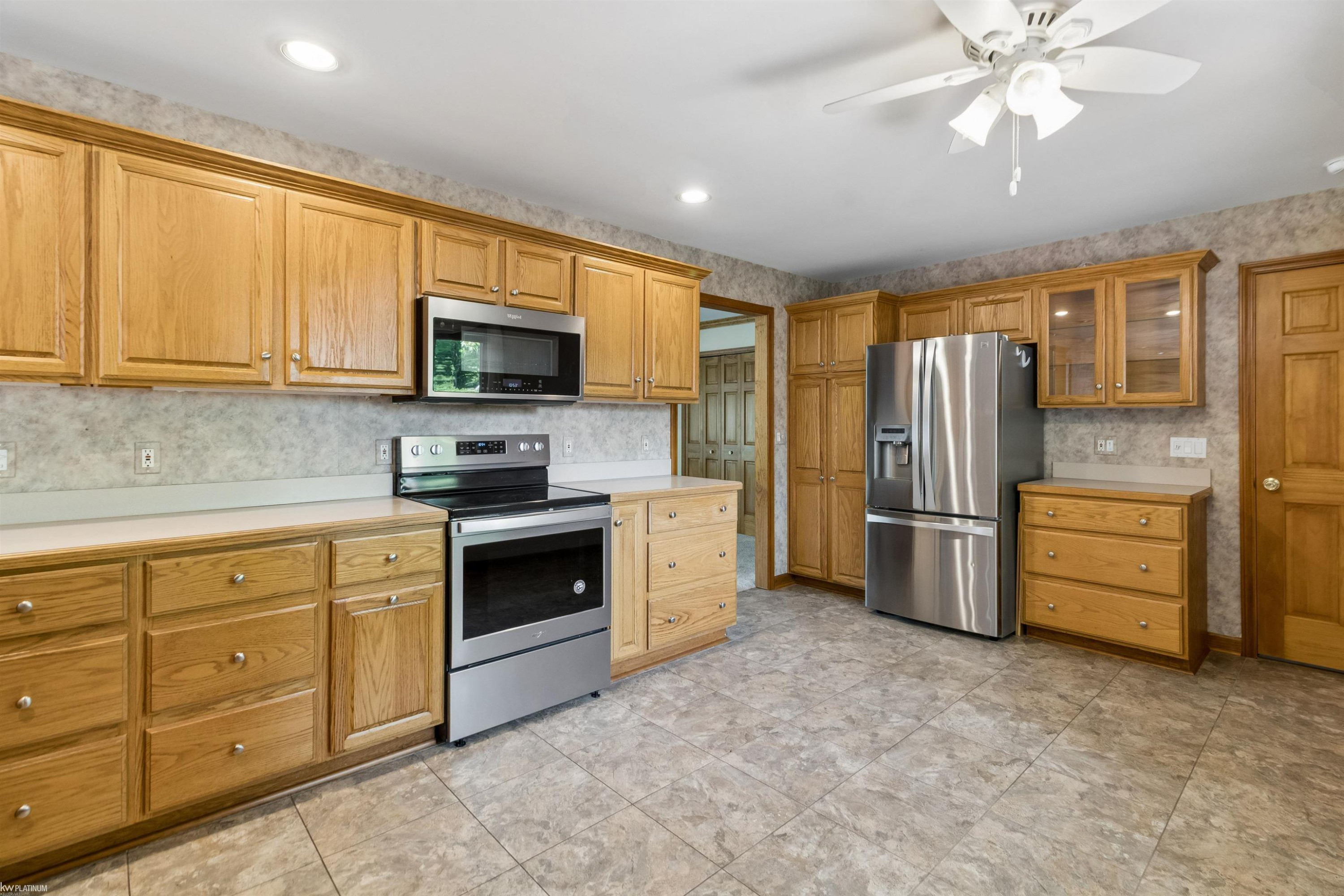 3238 S Shoreview Drive, MI 48059 — Photo 7