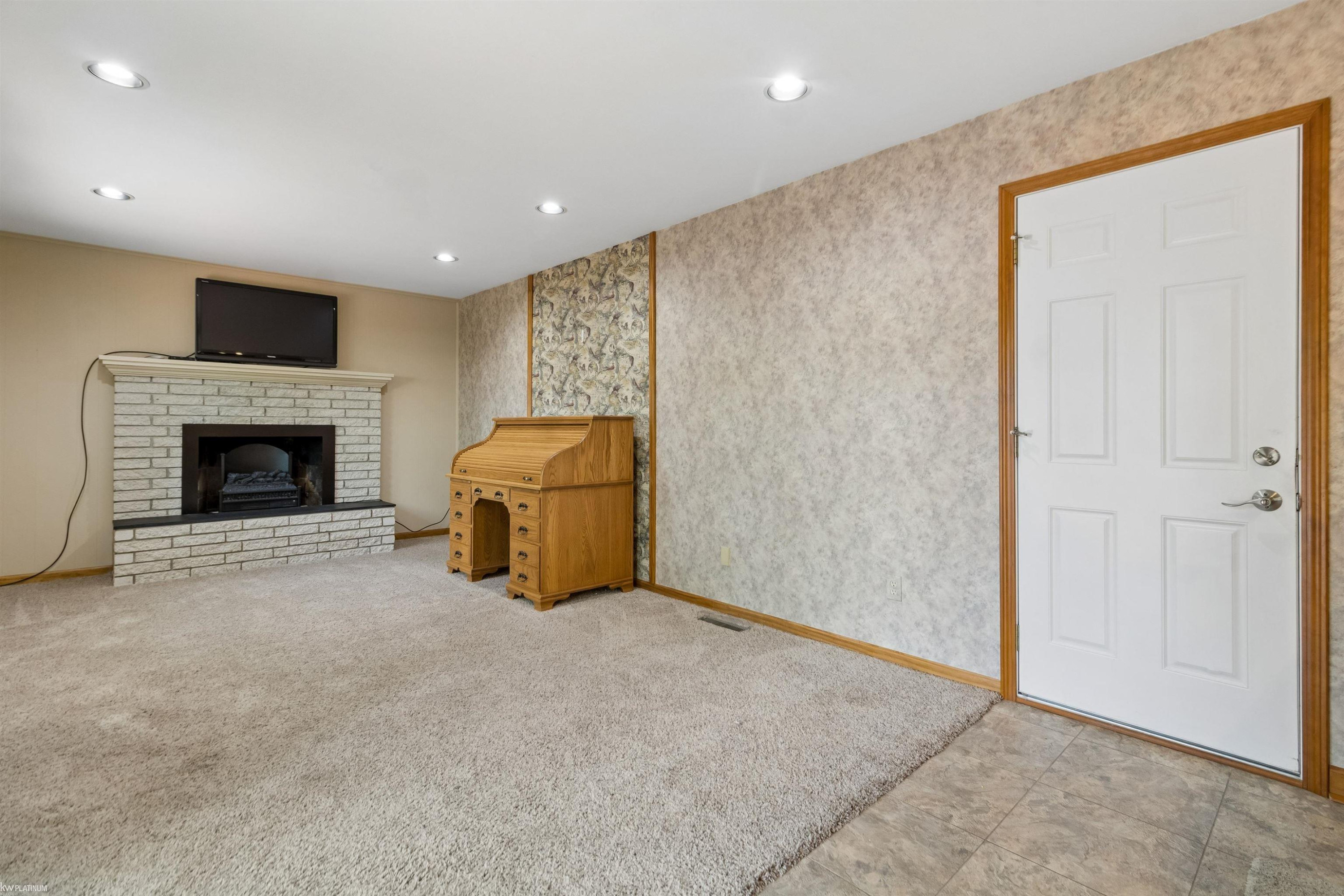 3238 S Shoreview Drive, MI 48059 — Photo 9