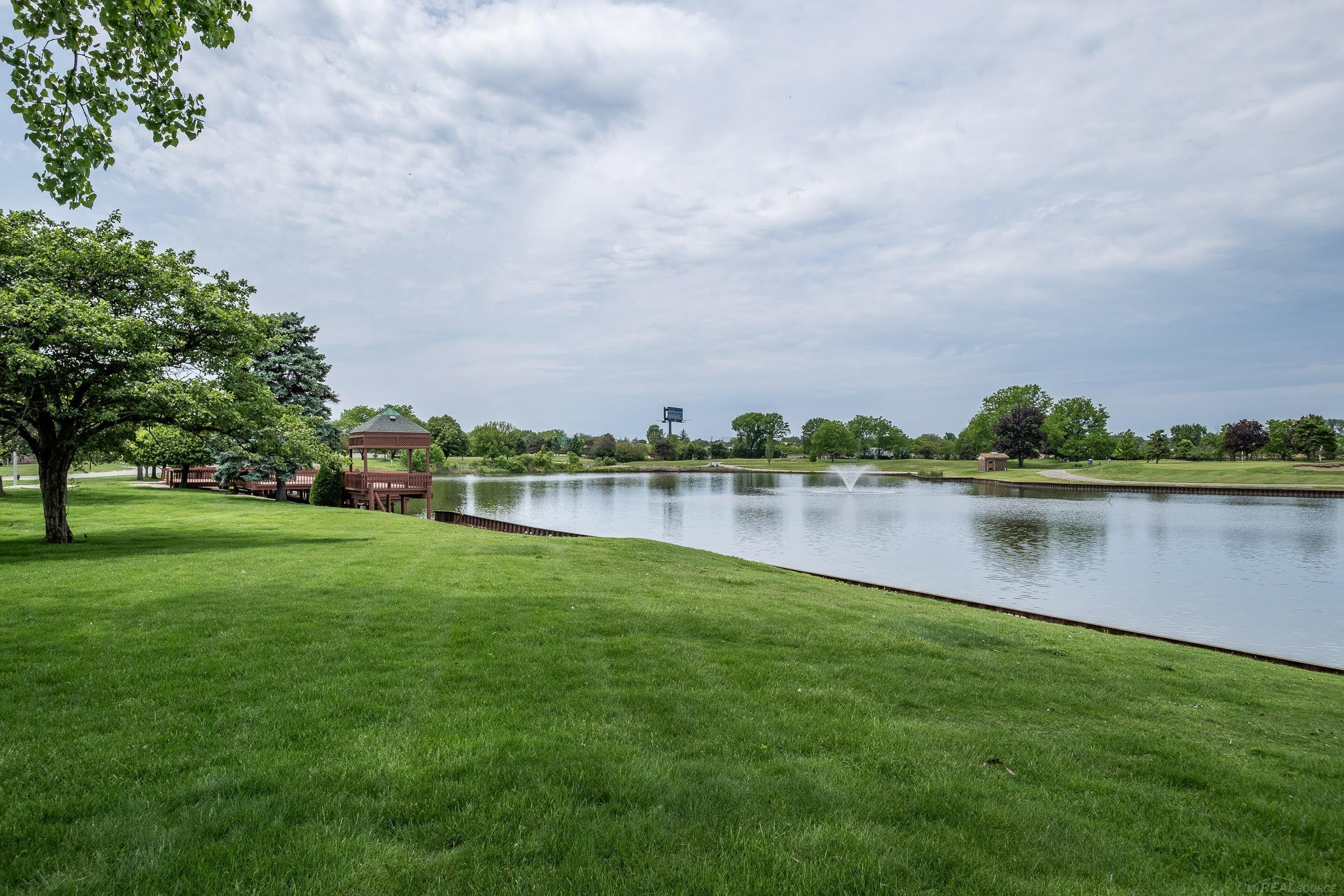 1102 Country Club Drive, Saint Clair Shores, MI 48082 — Photo 2