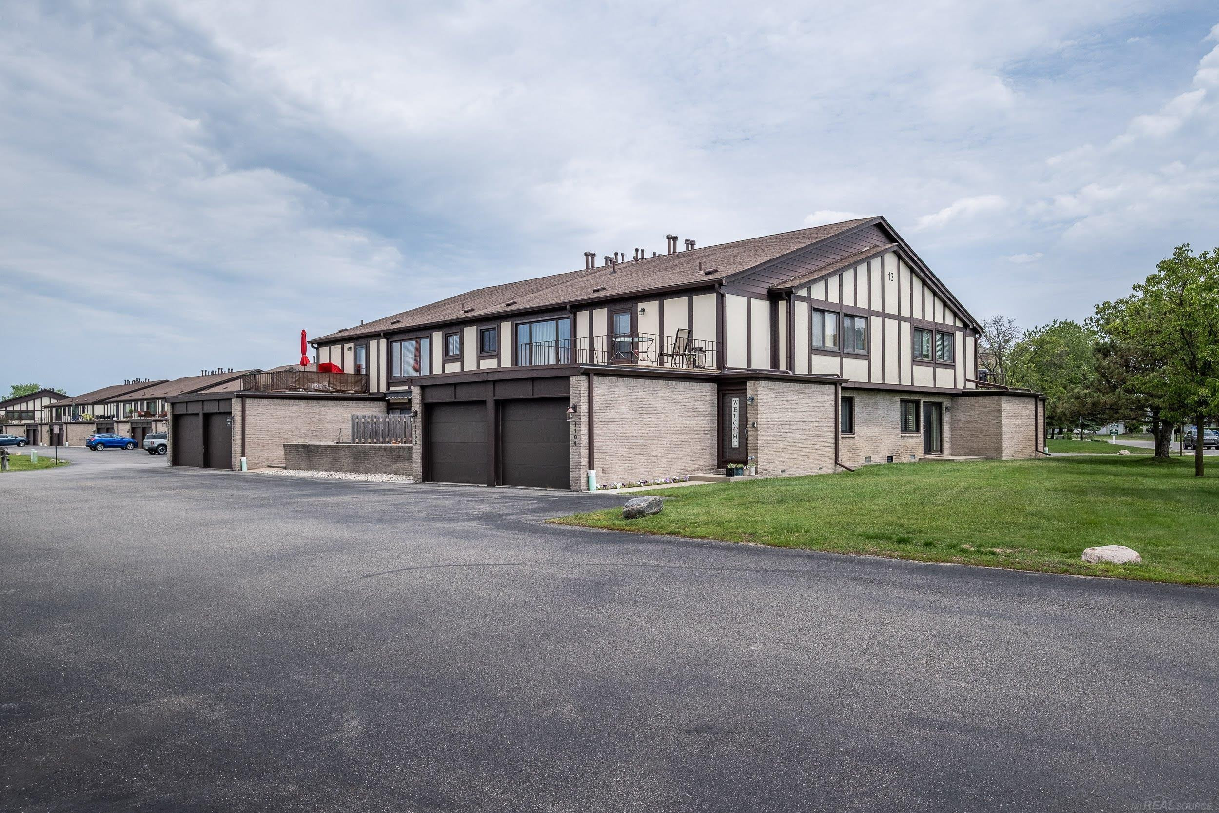 1102 Country Club Drive, Saint Clair Shores, MI 48082 — Photo 6