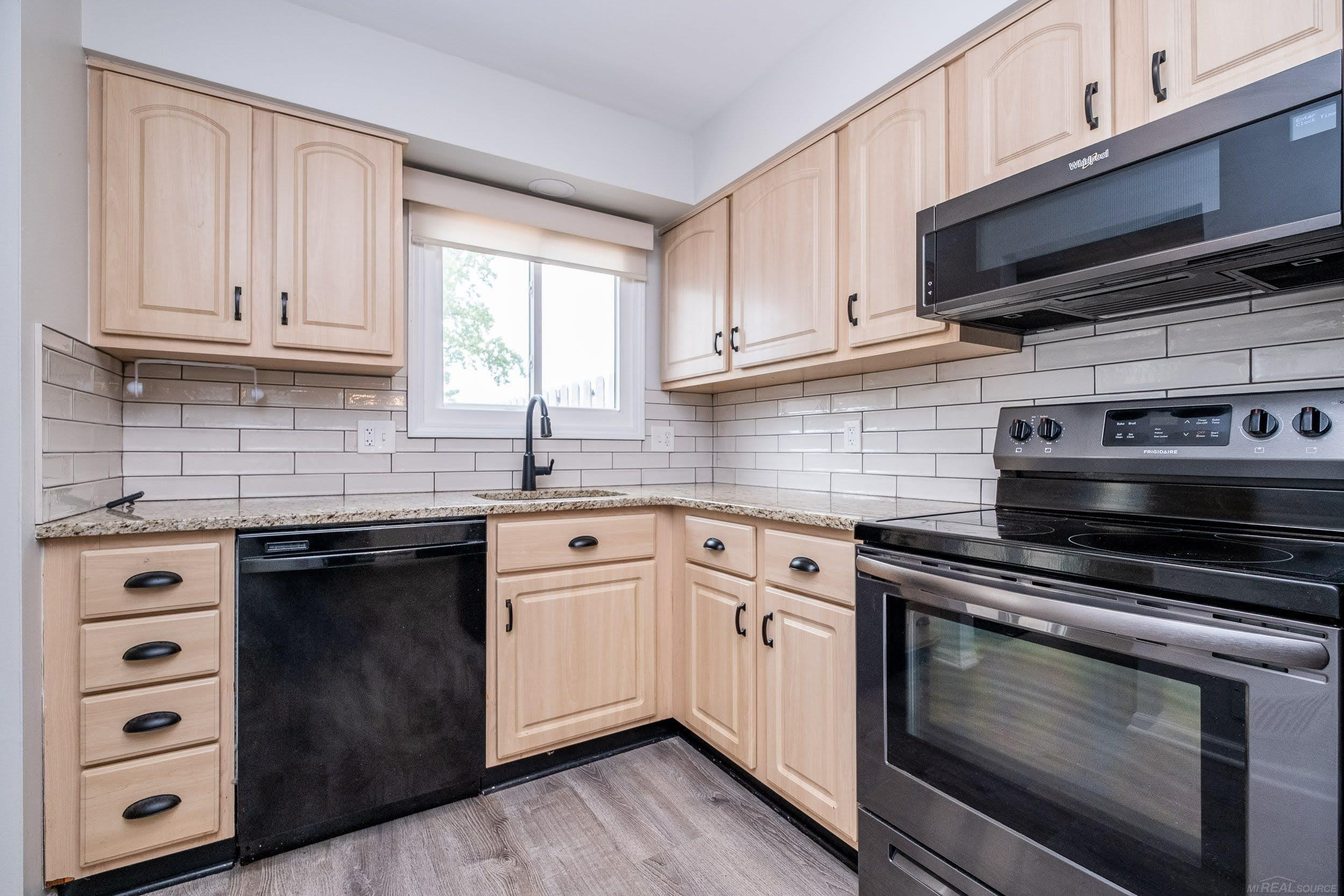 1102 Country Club Drive, Saint Clair Shores, MI 48082 — Photo 12