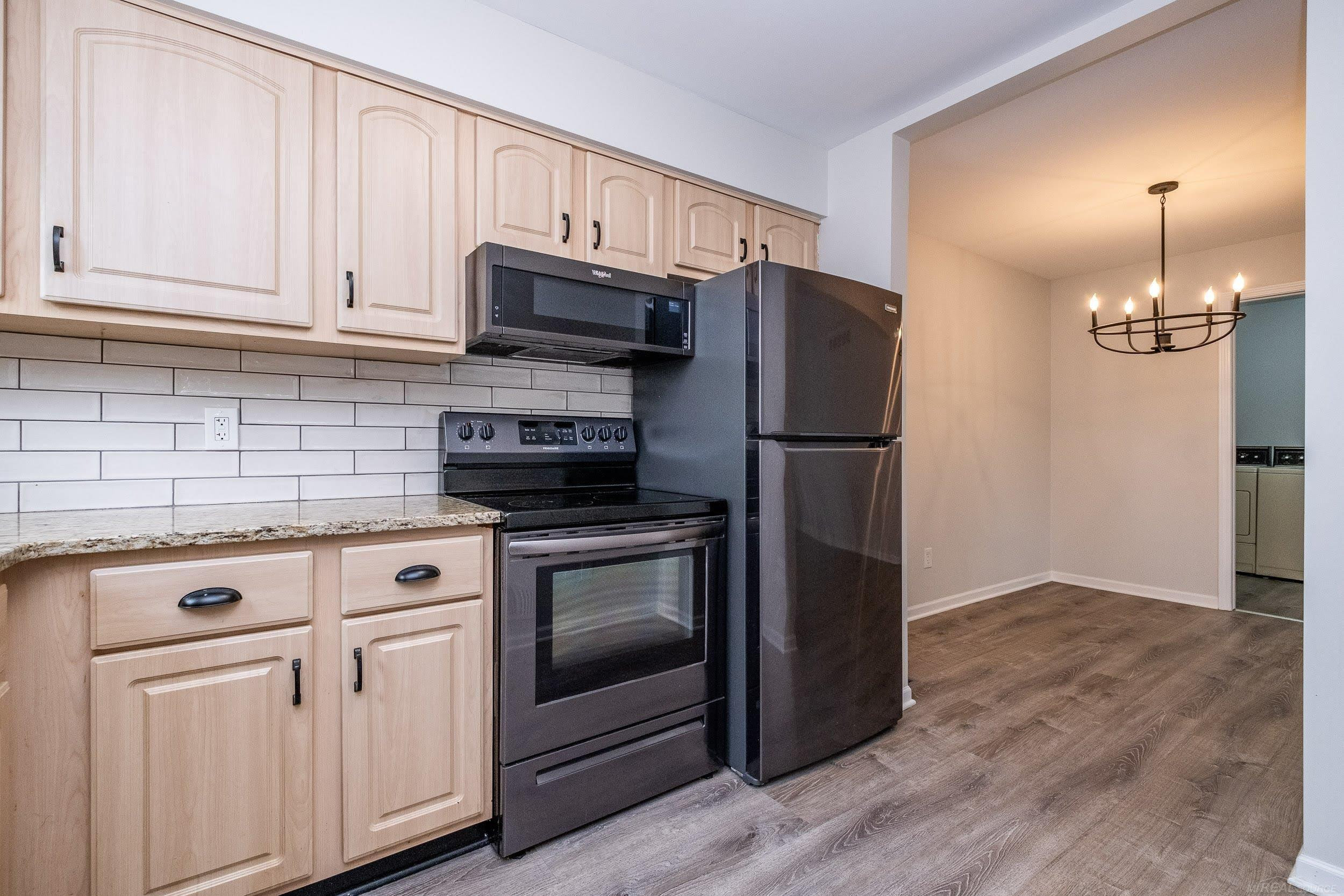1102 Country Club Drive, Saint Clair Shores, MI 48082 — Photo 13