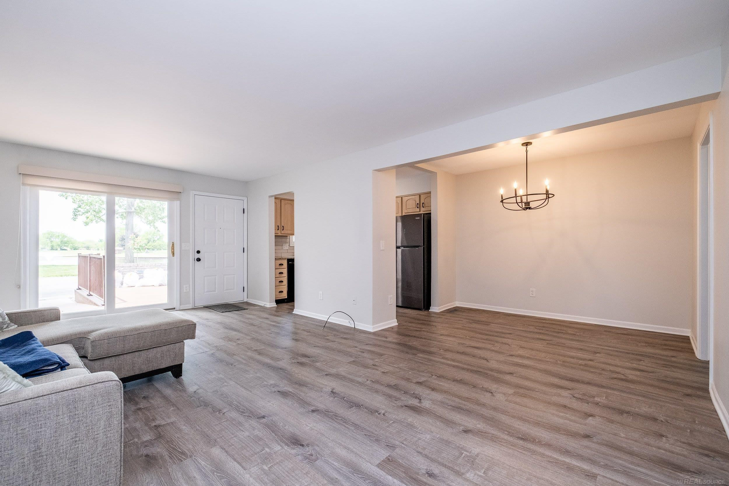 1102 Country Club Drive, Saint Clair Shores, MI 48082 — Photo 15