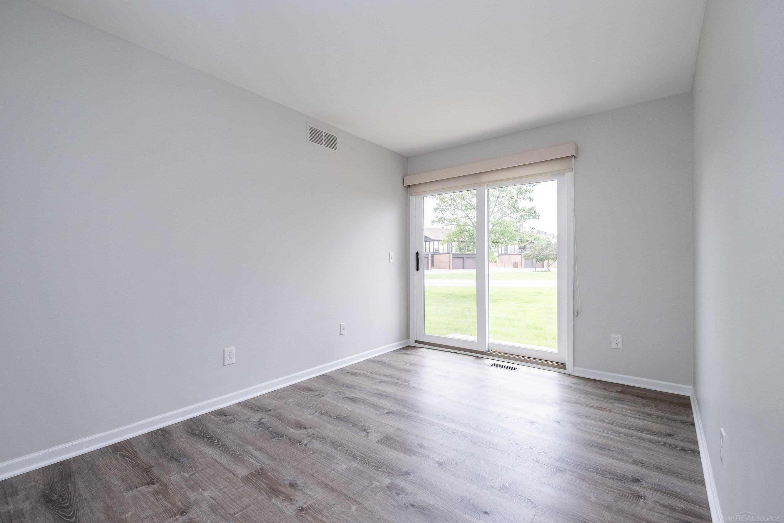 1102 Country Club Drive, Saint Clair Shores, MI 48082 — Photo 21