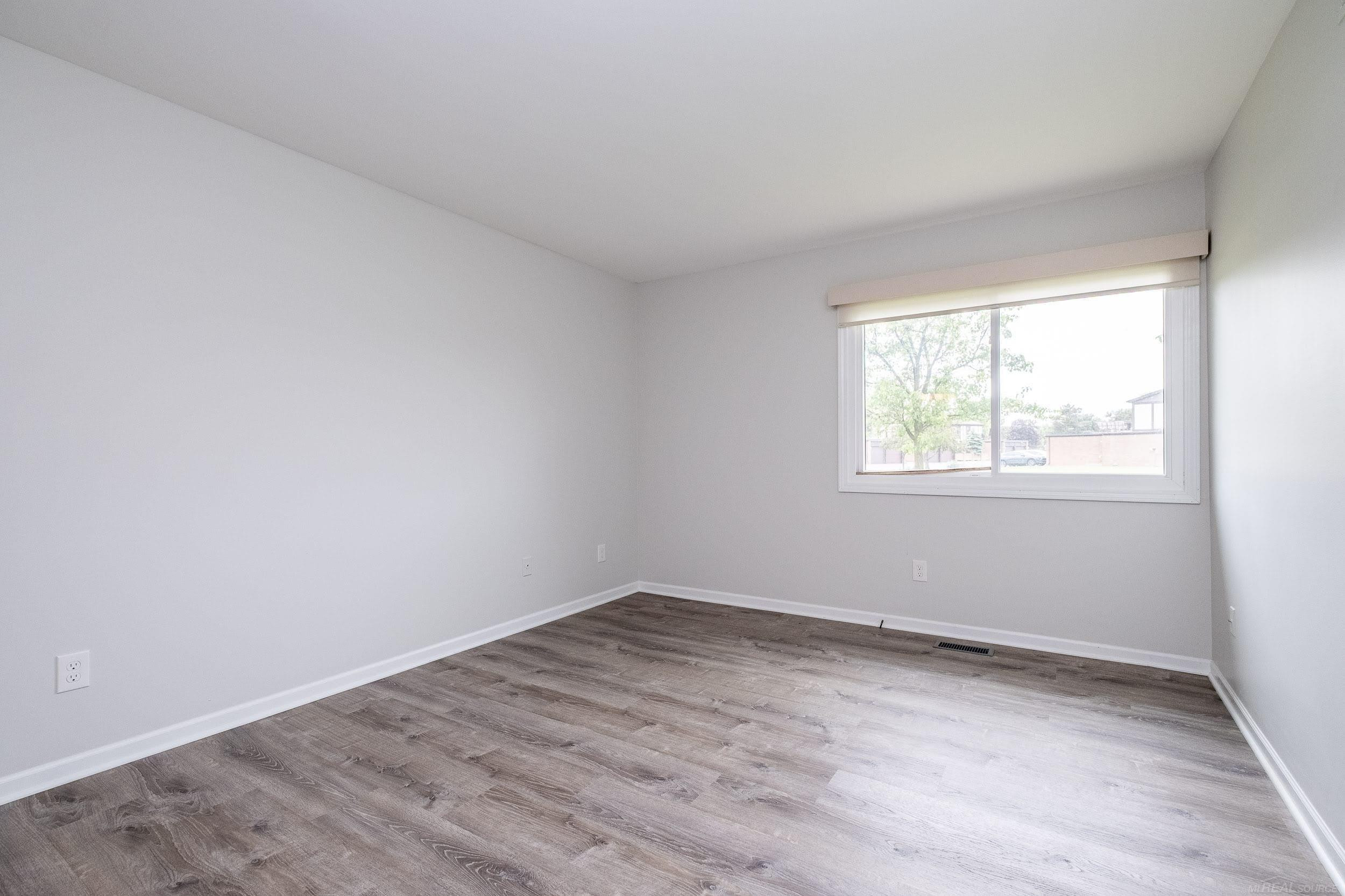 1102 Country Club Drive, Saint Clair Shores, MI 48082 — Photo 22