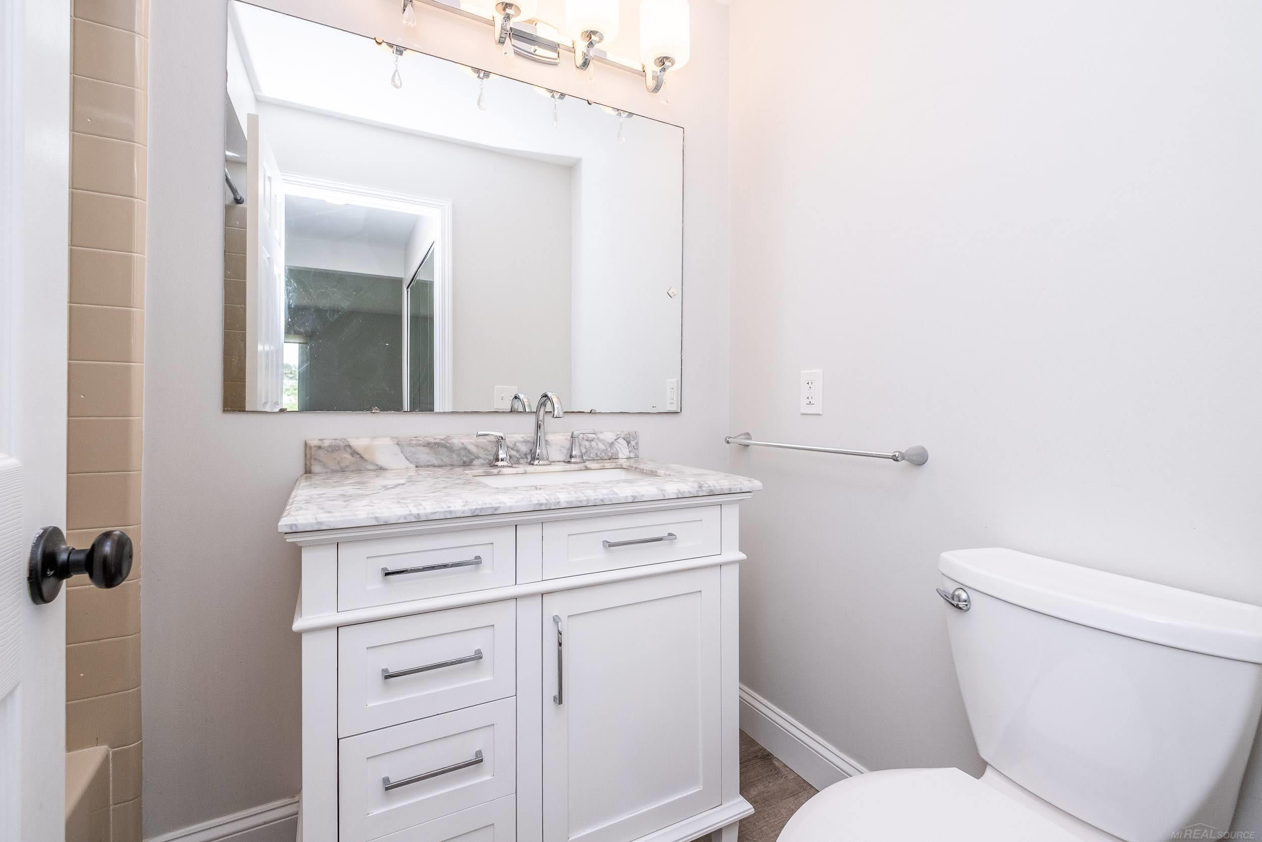 1102 Country Club Drive, Saint Clair Shores, MI 48082 — Photo 24