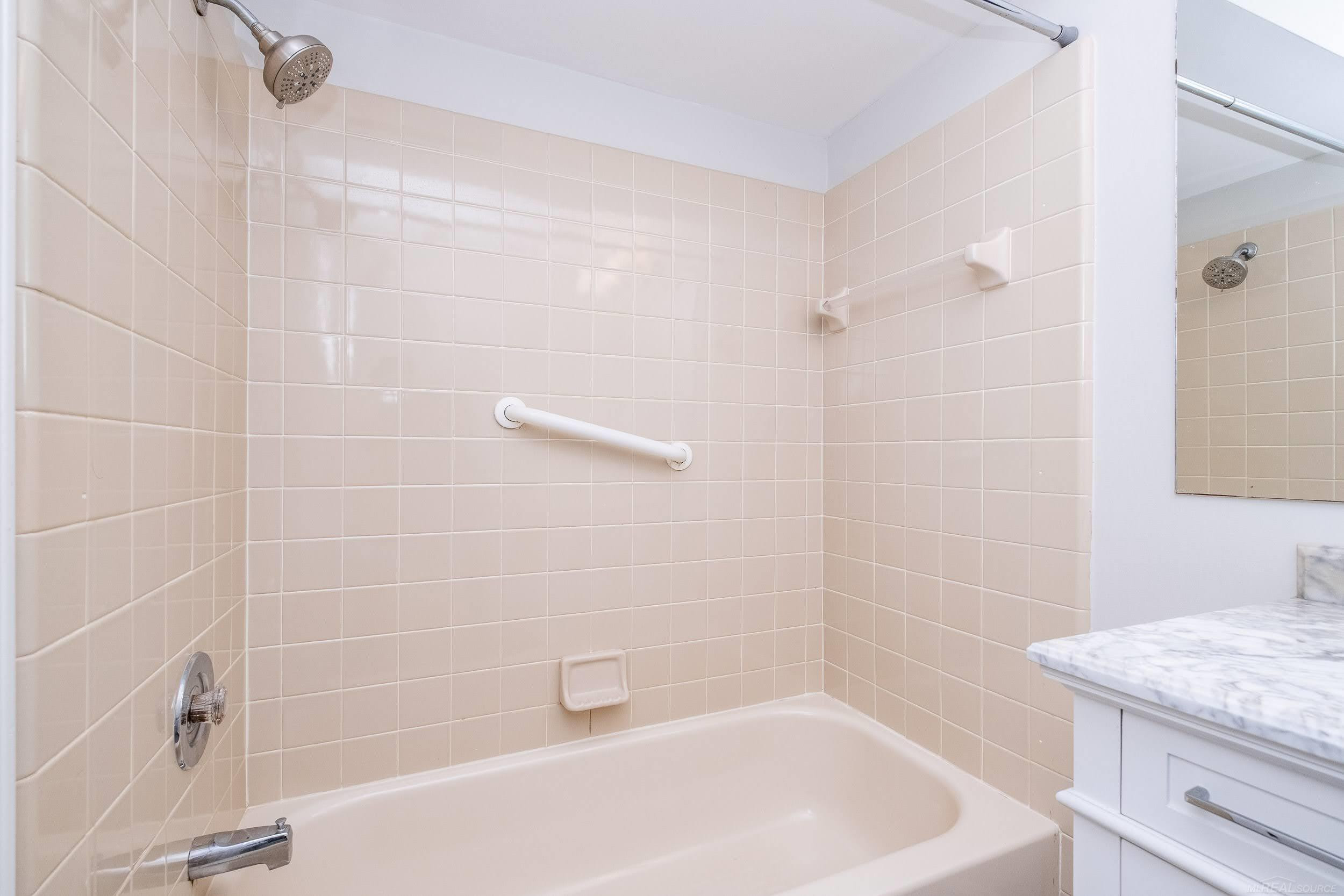 1102 Country Club Drive, Saint Clair Shores, MI 48082 — Photo 29