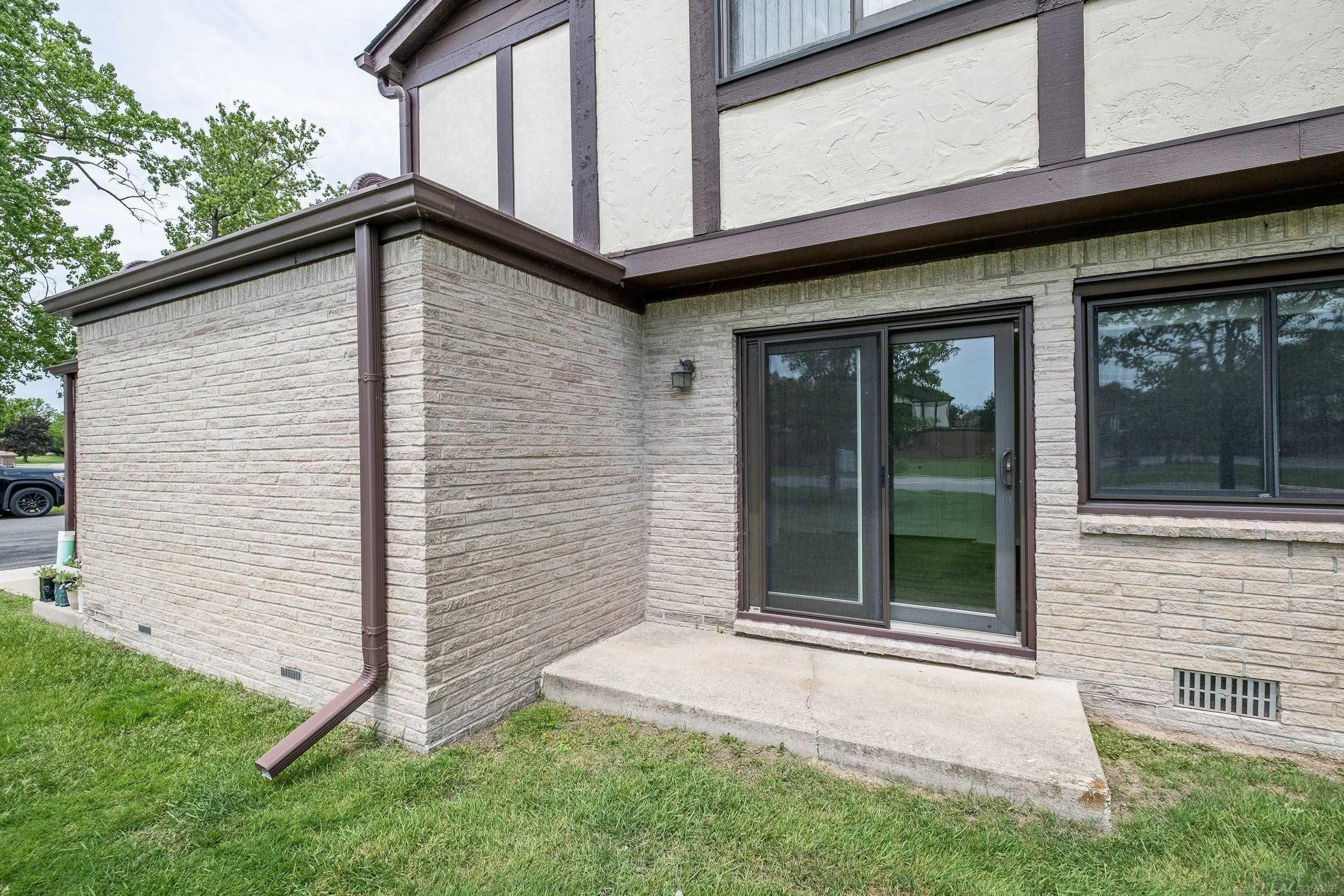 1102 Country Club Drive, Saint Clair Shores, MI 48082 — Photo 33