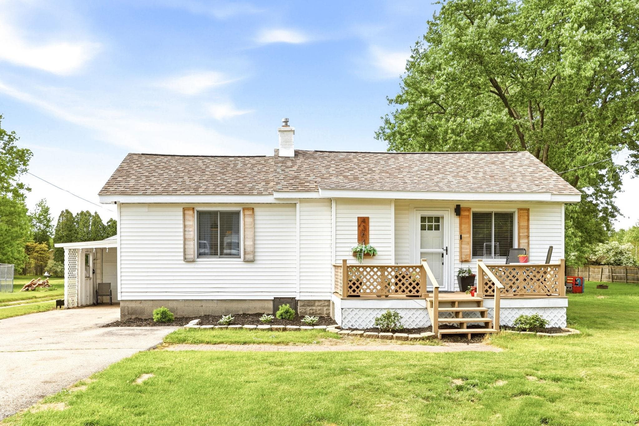 4364 Baker Road, Bridgeport, MI 48722 — Photo 2