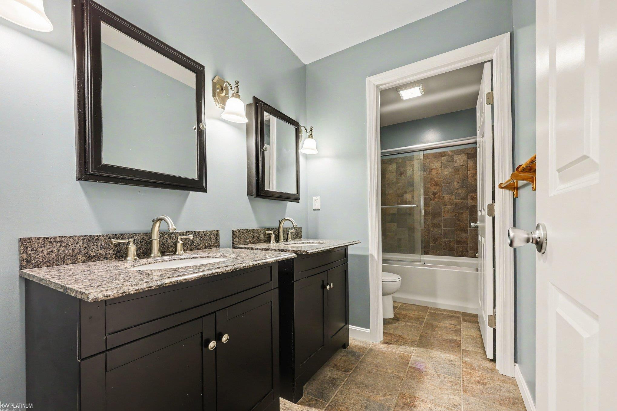 4184 Wellington Court, MI 48059 — Photo 32