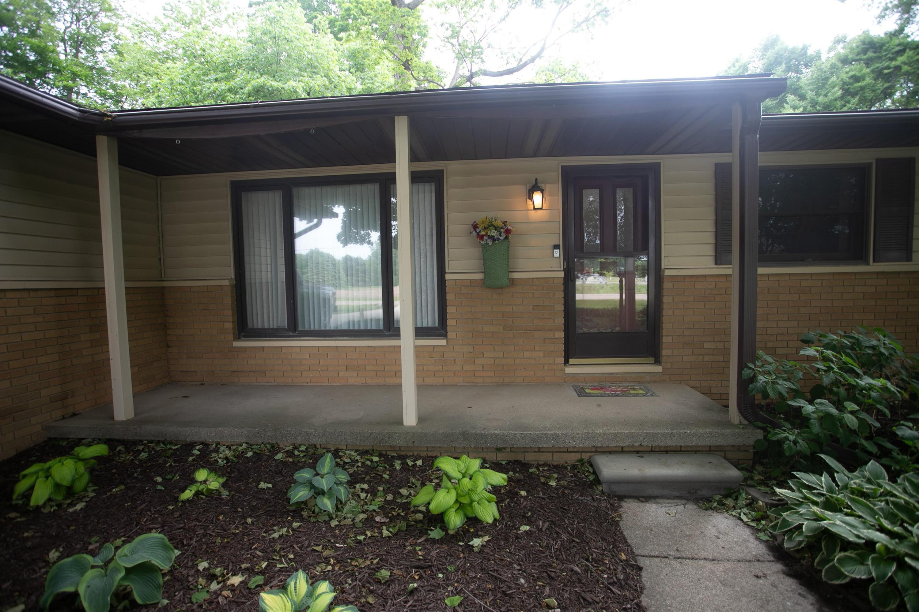 5481 Sheridan Avenue, Durand, MI 48429 — Photo 2