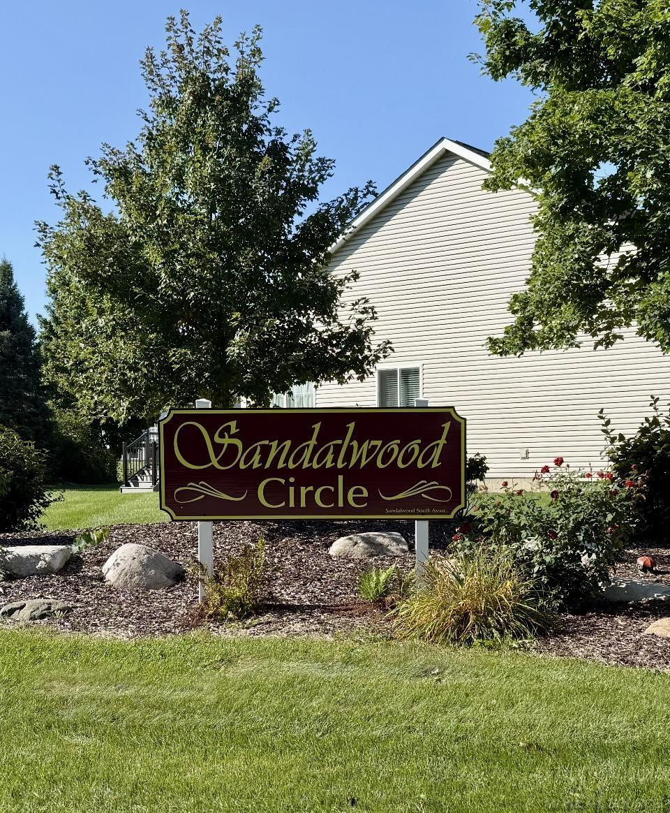 5137 Sandalwood Circle Street, Grand Blanc, MI 48439 — Photo 2