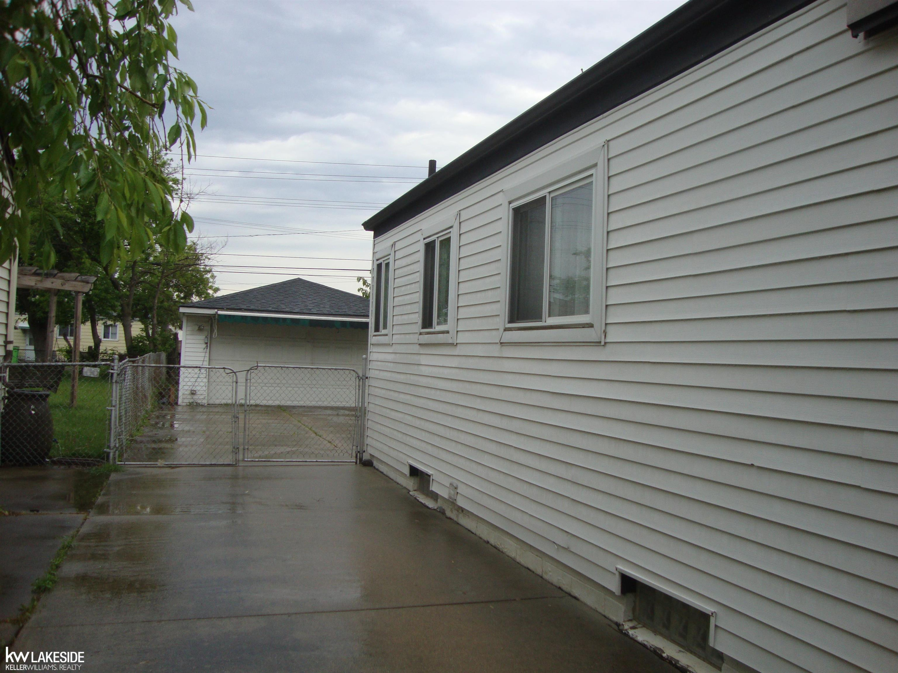 26371 Bryan Street, Roseville, MI 48066 — Photo 23