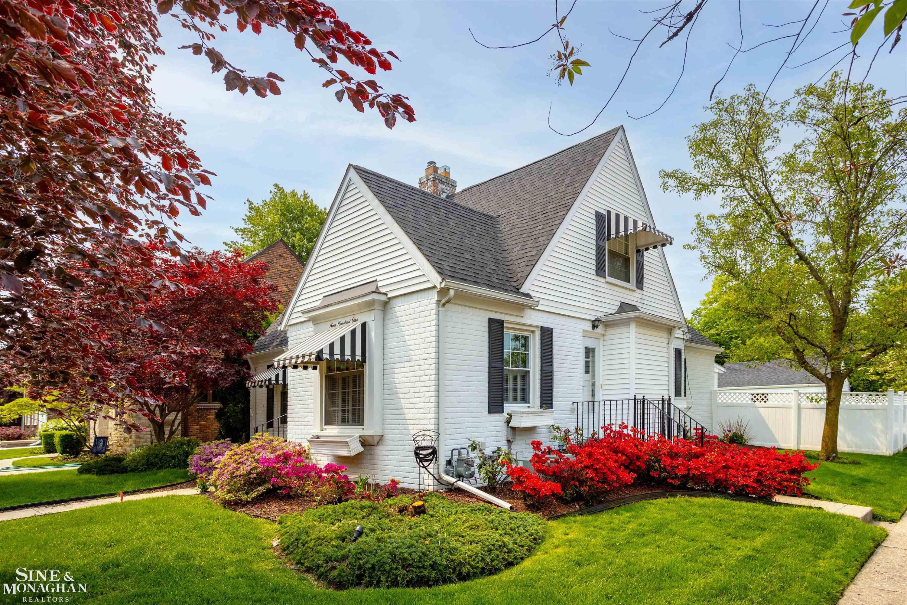 901 Lincoln Rd Road, Grosse Pointe, MI 48230