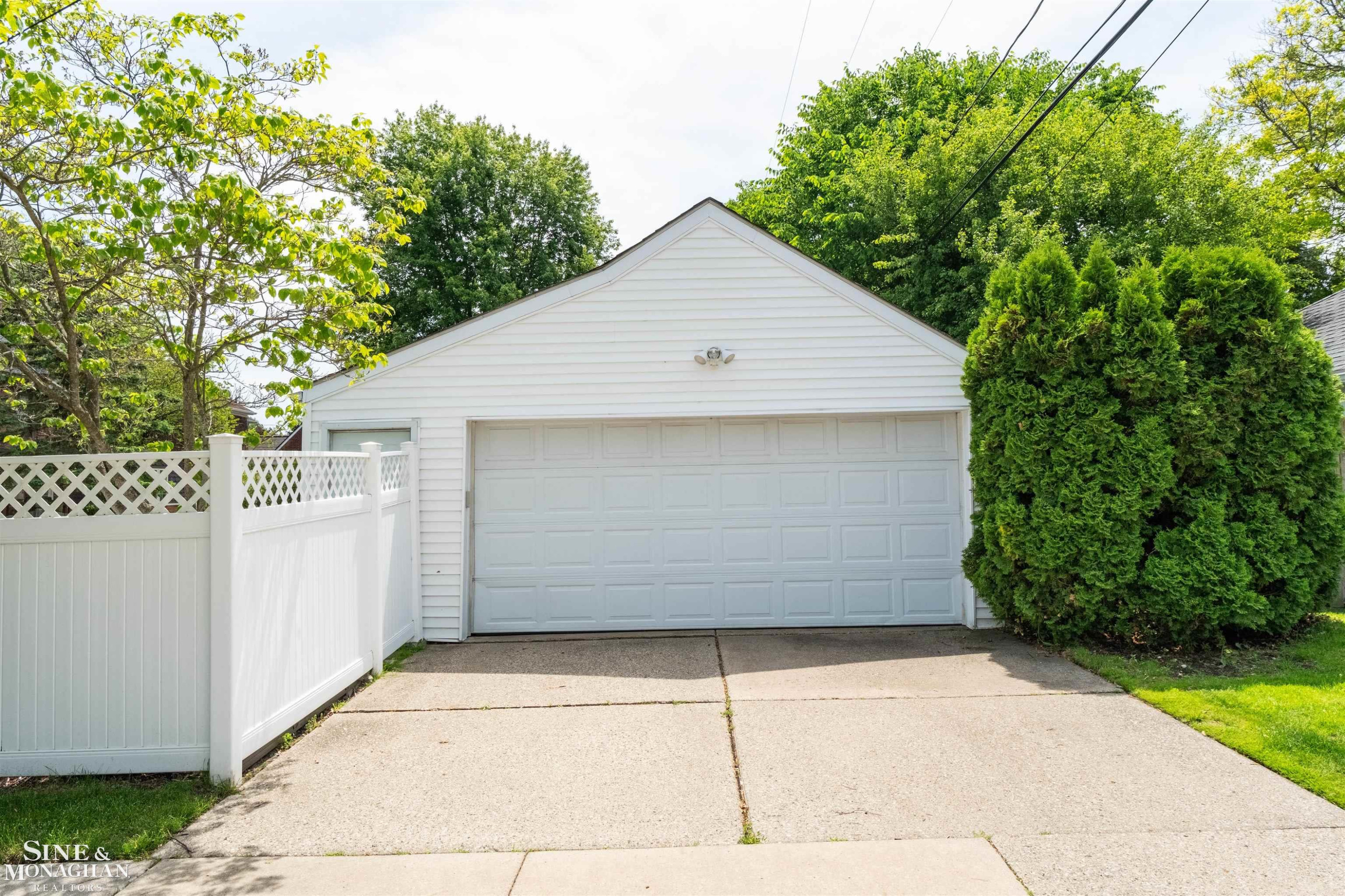 901 Lincoln Rd Road, Grosse Pointe, MI 48230 — Photo 53