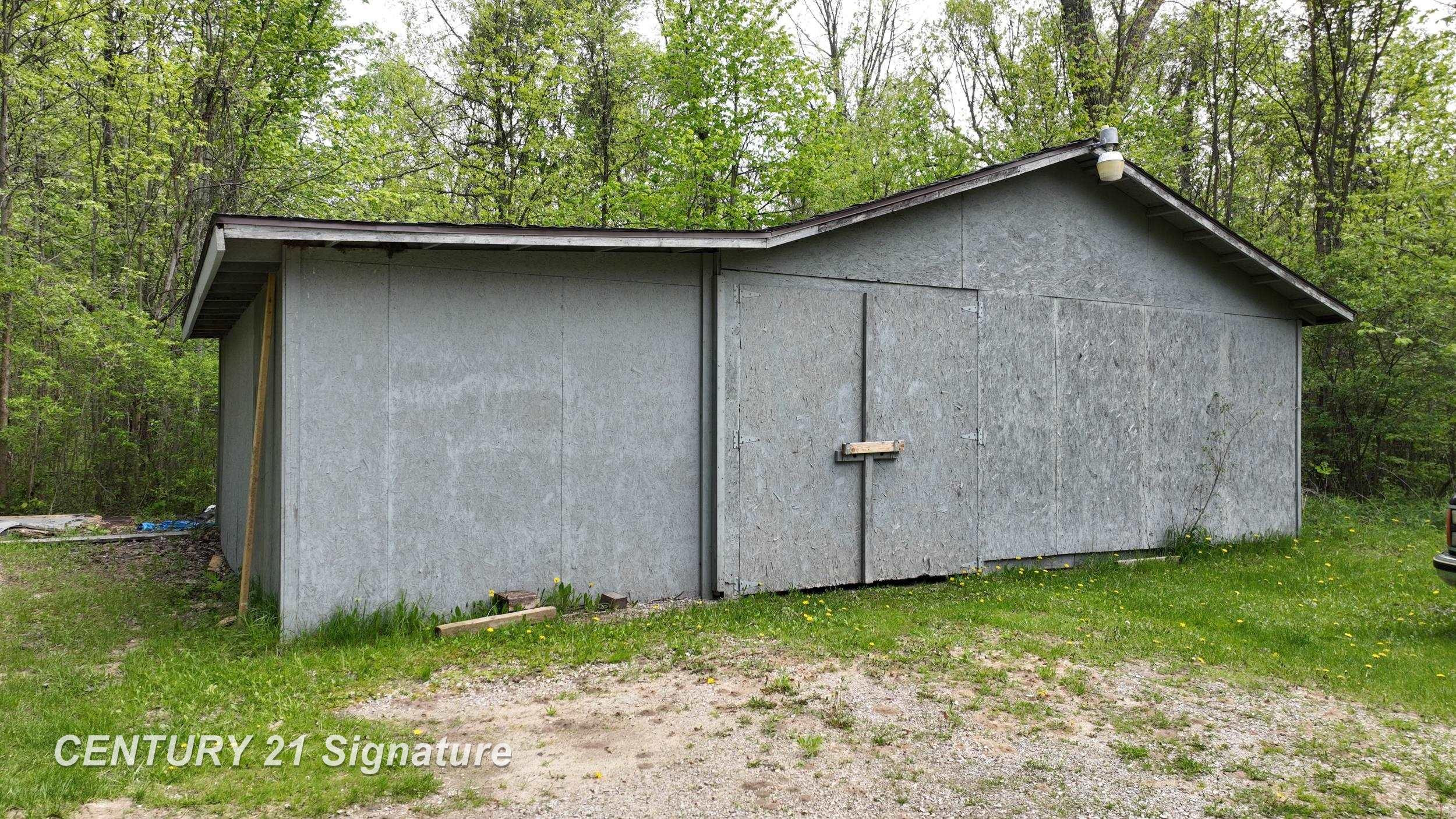 150 E Winegars Road, Gladwin, MI 48624 — Photo 8
