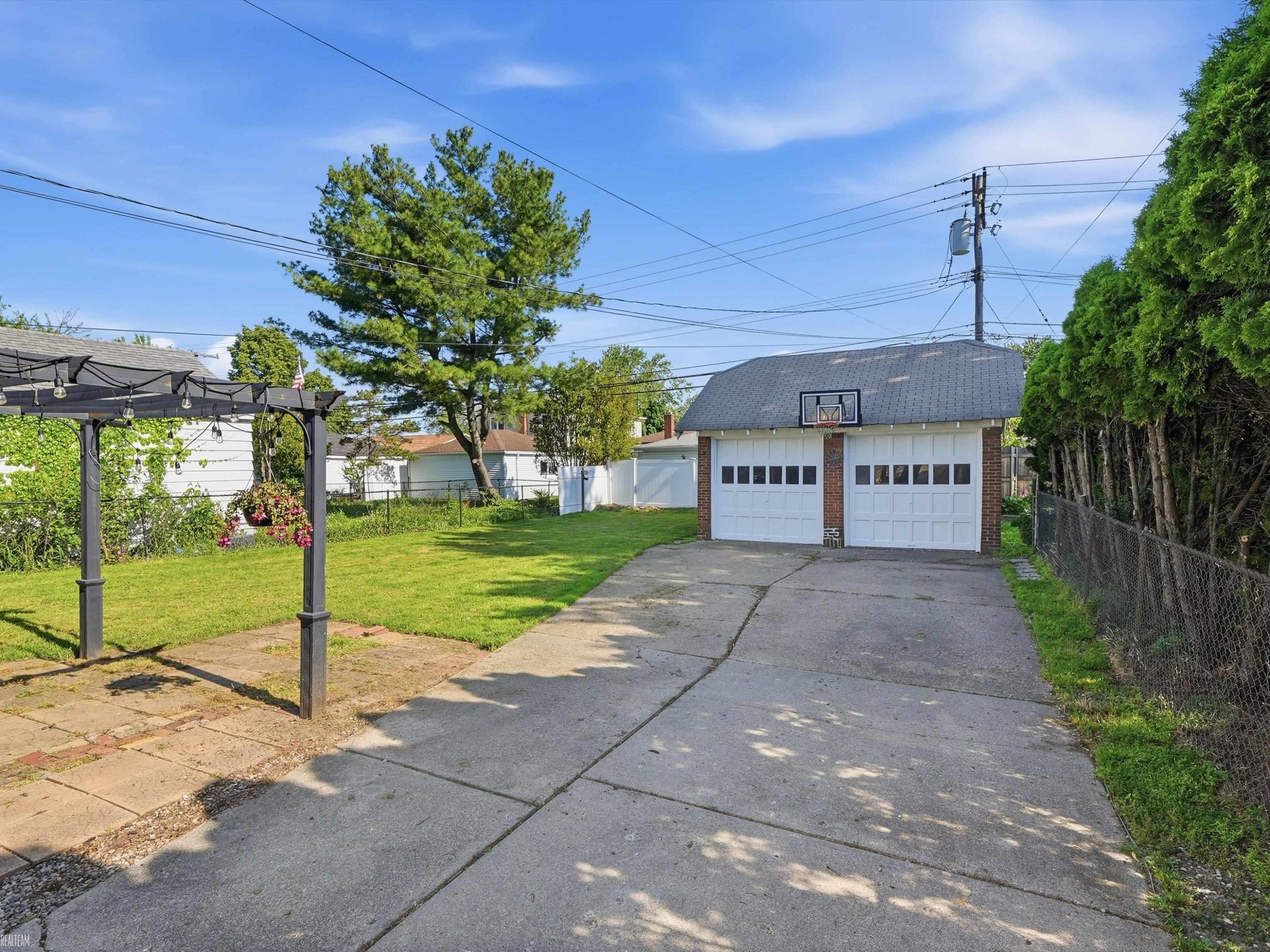 22823 Visnaw Street, Saint Clair Shores, MI 48081 — Photo 31