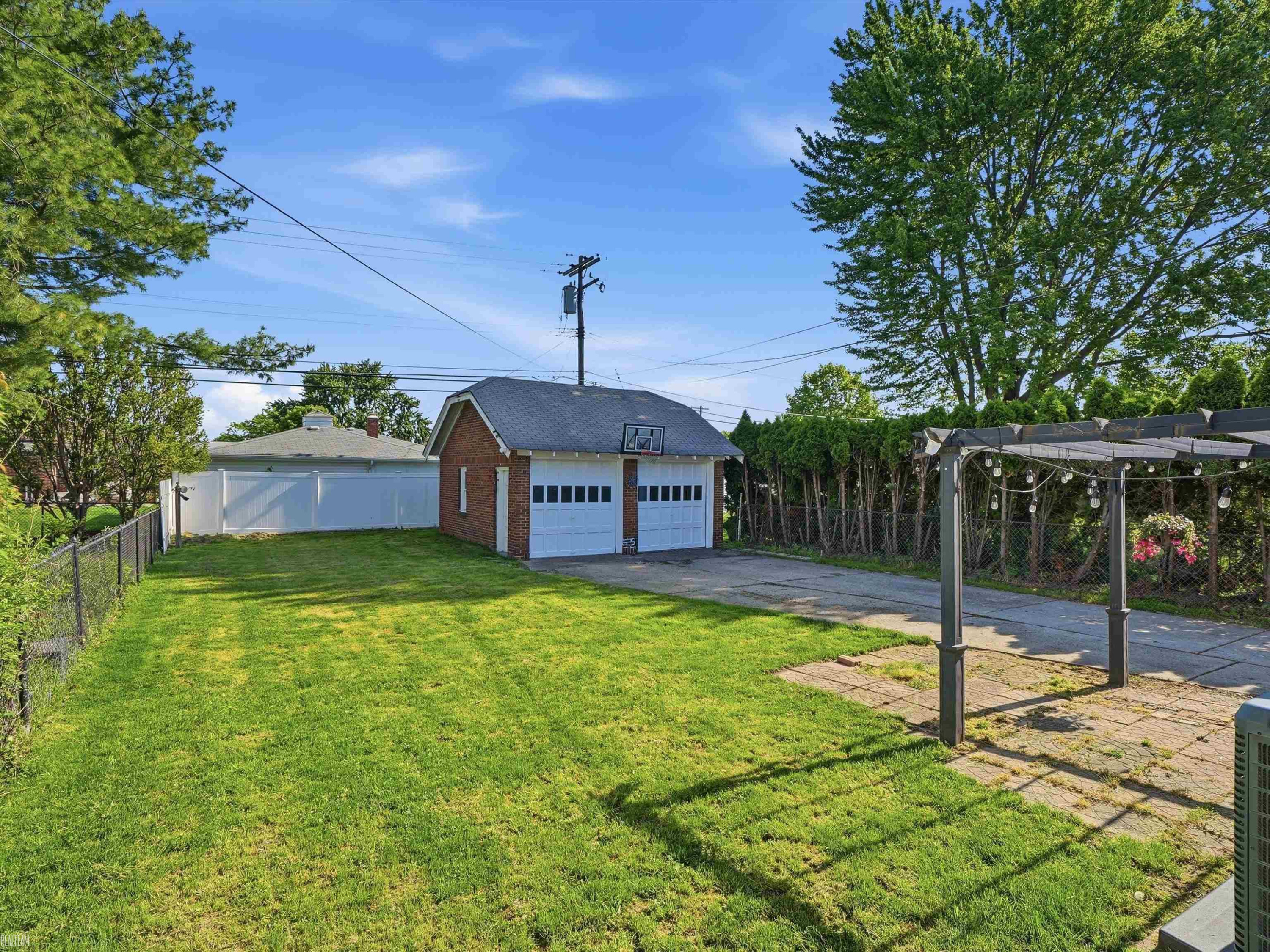 22823 Visnaw Street, Saint Clair Shores, MI 48081 — Photo 32