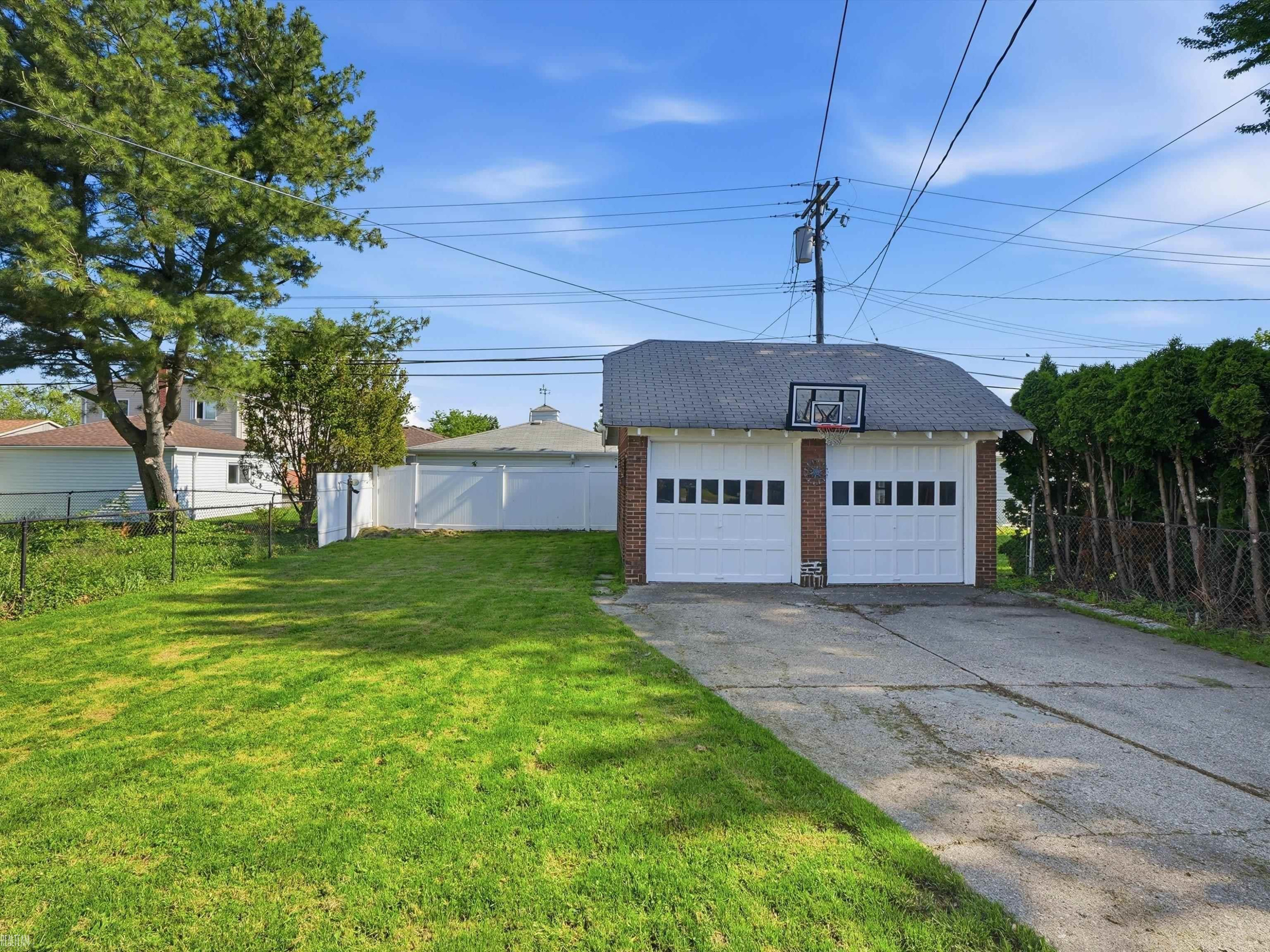 22823 Visnaw Street, Saint Clair Shores, MI 48081 — Photo 33