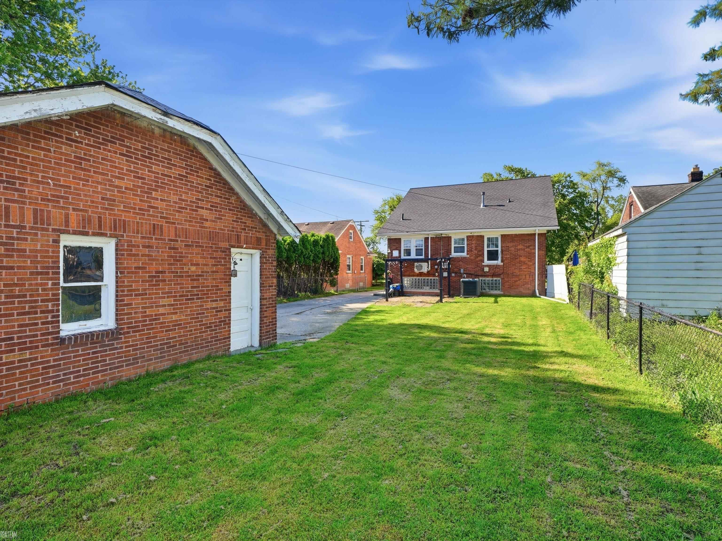 22823 Visnaw Street, Saint Clair Shores, MI 48081 — Photo 34