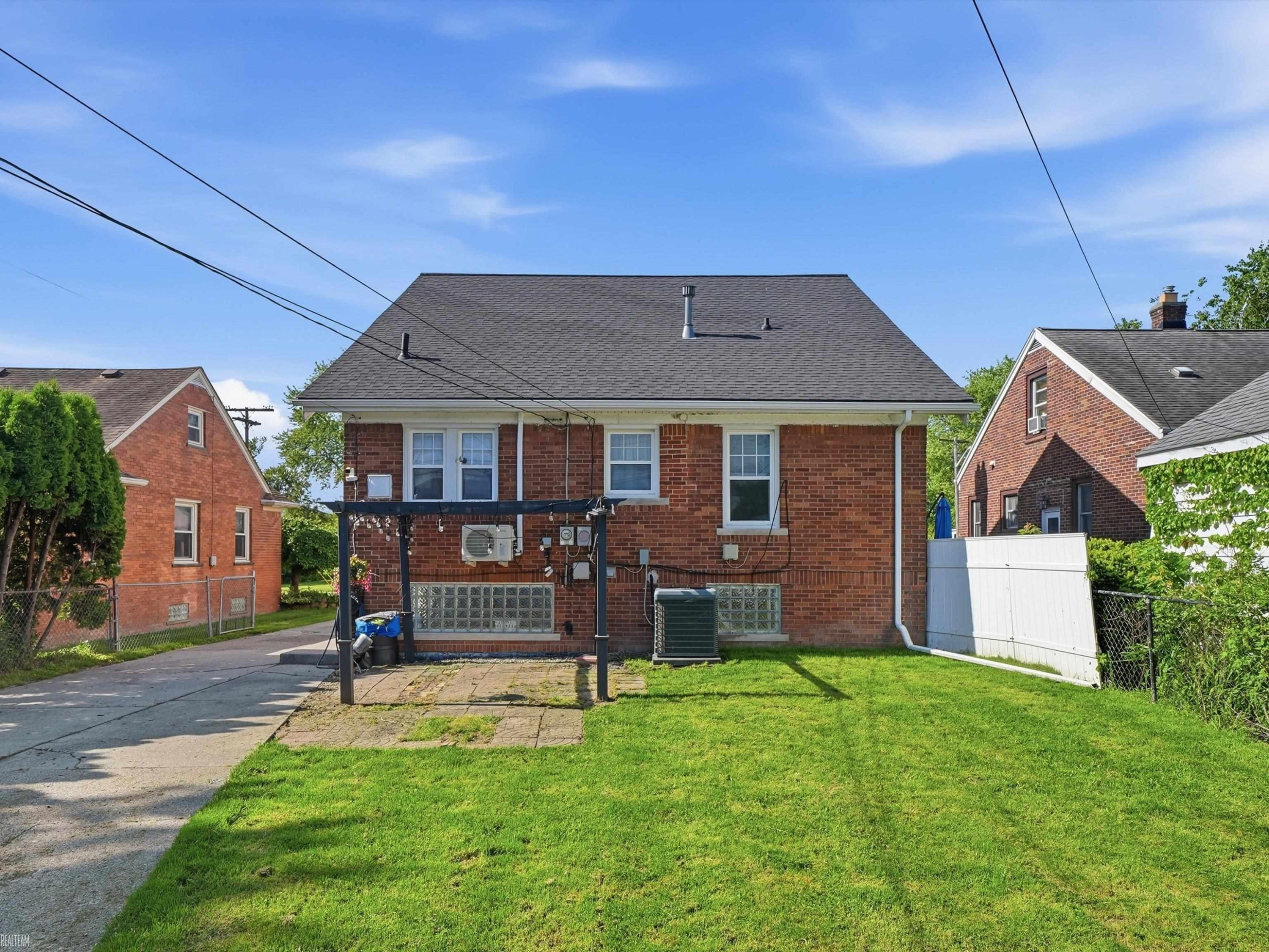 22823 Visnaw Street, Saint Clair Shores, MI 48081 — Photo 35