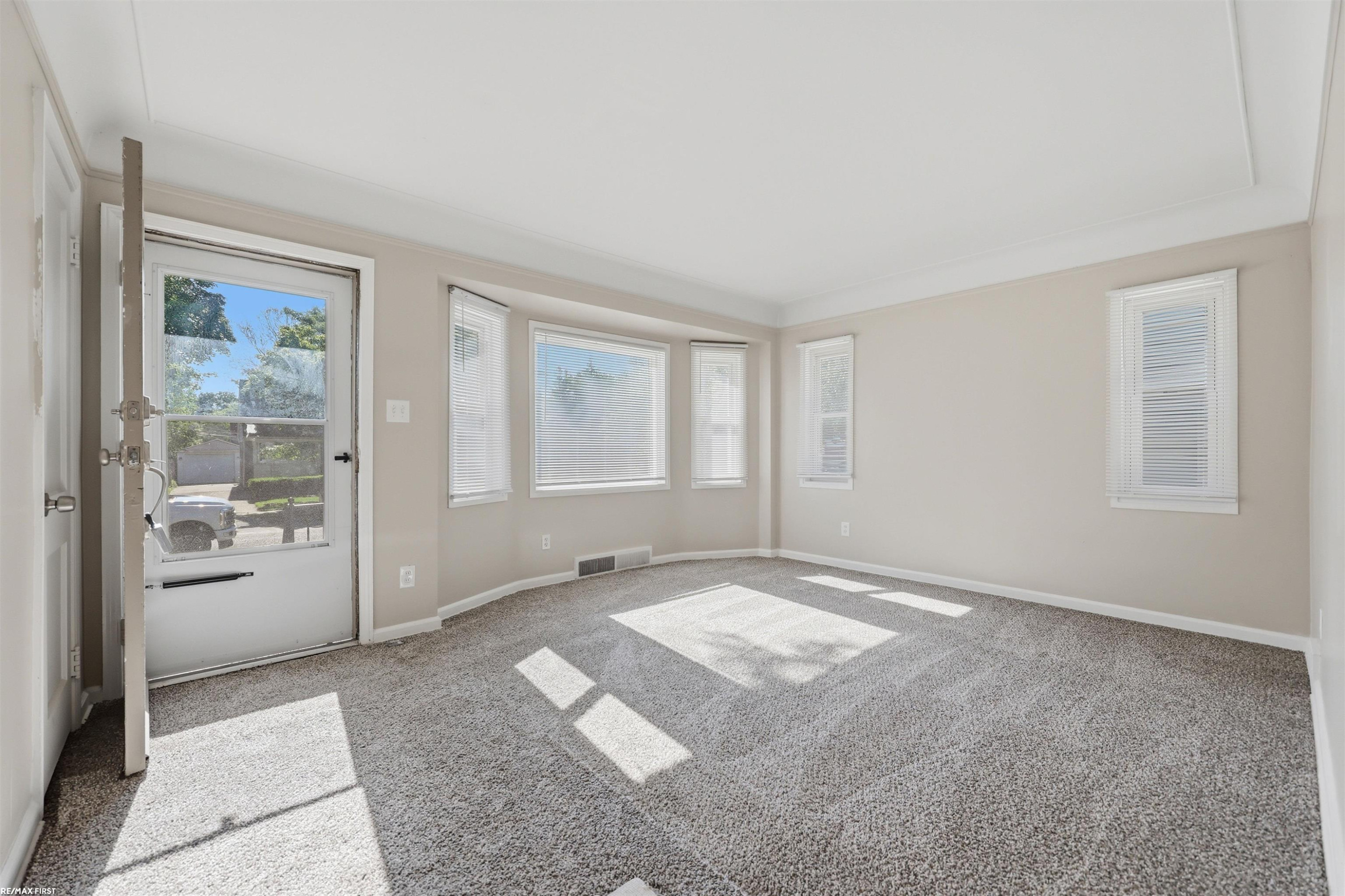 23221 Oneida Street, Oak Park, MI 48237 — Photo 2