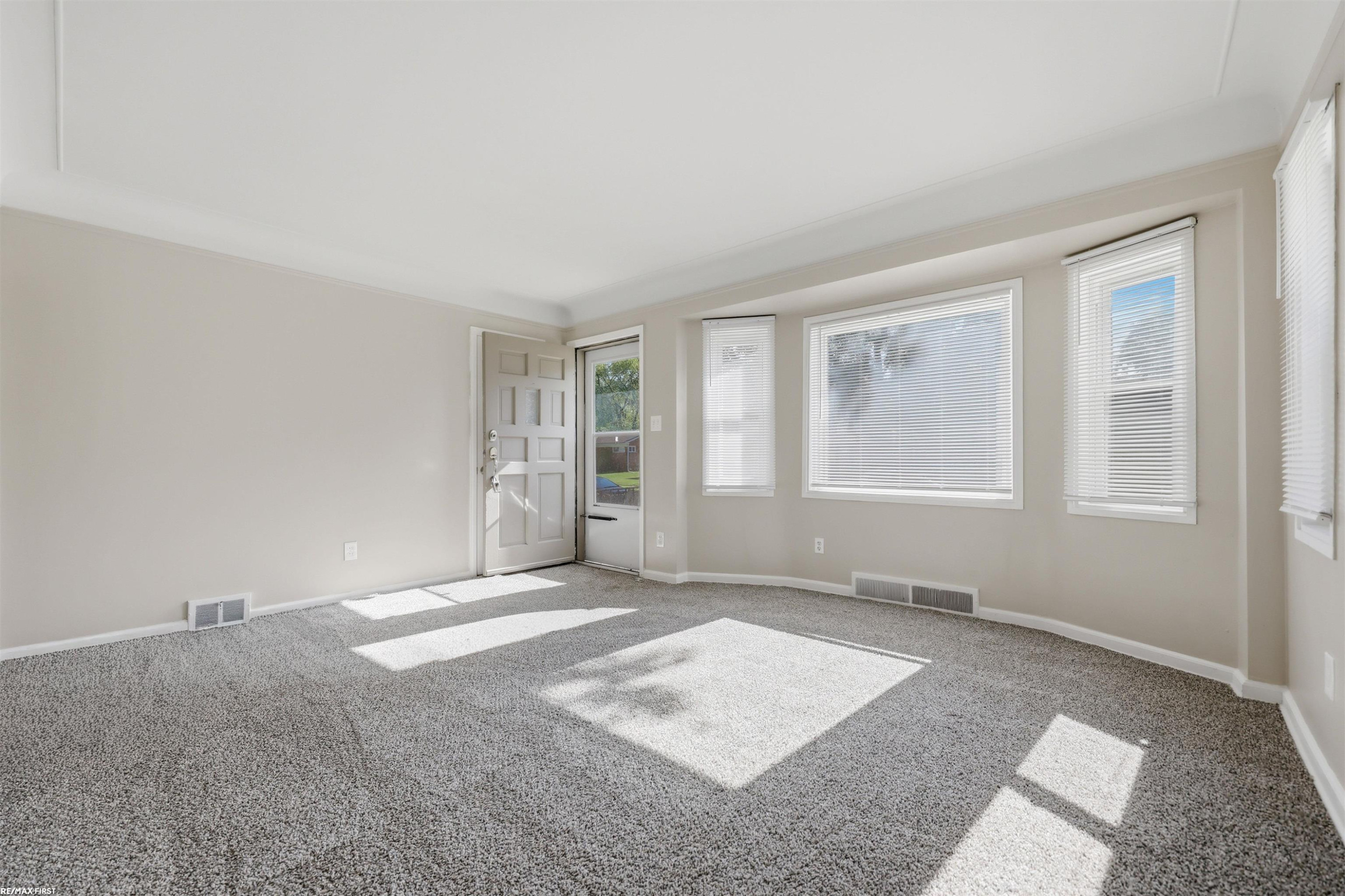 23221 Oneida Street, Oak Park, MI 48237 — Photo 3