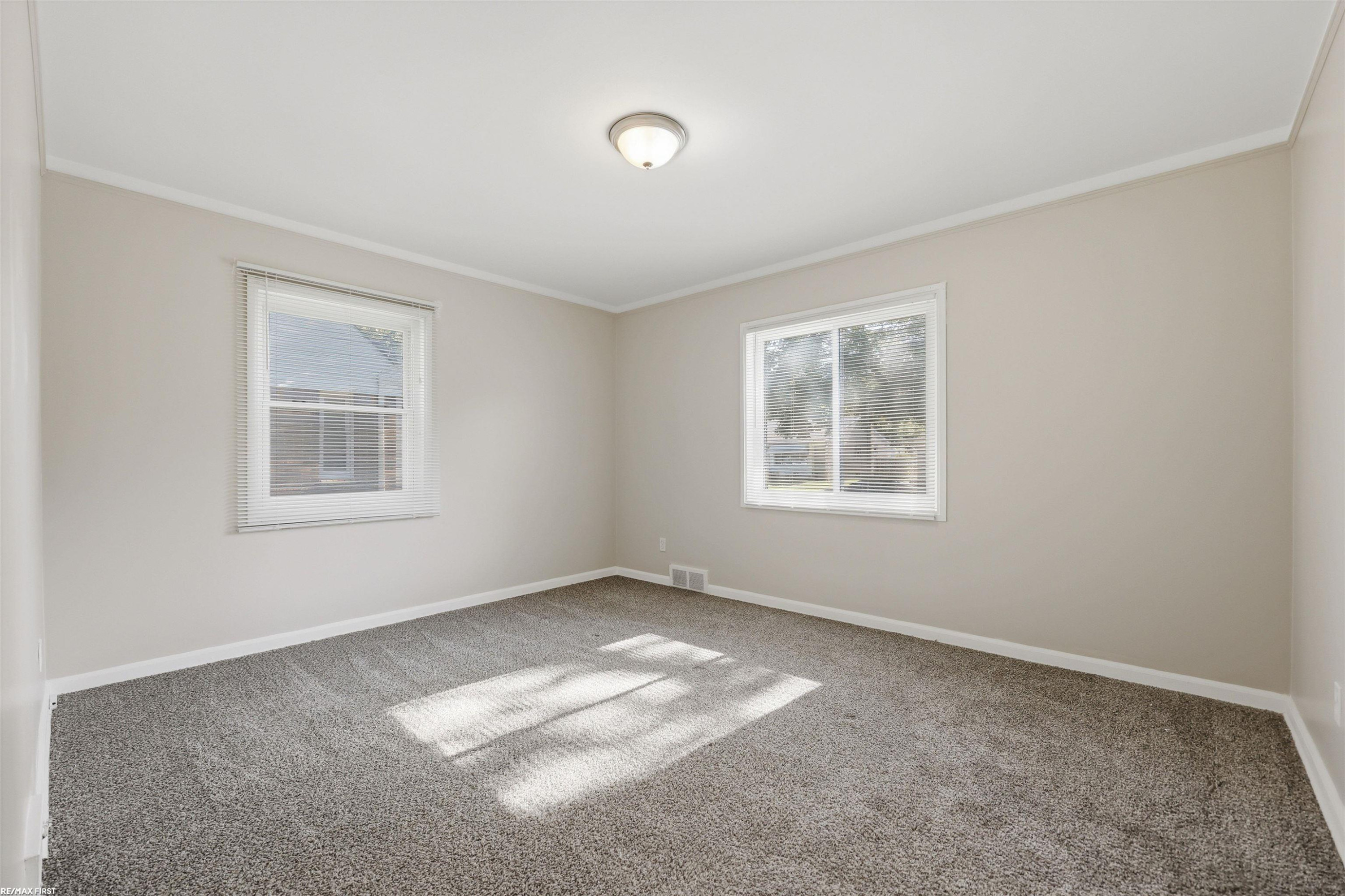 23221 Oneida Street, Oak Park, MI 48237 — Photo 10
