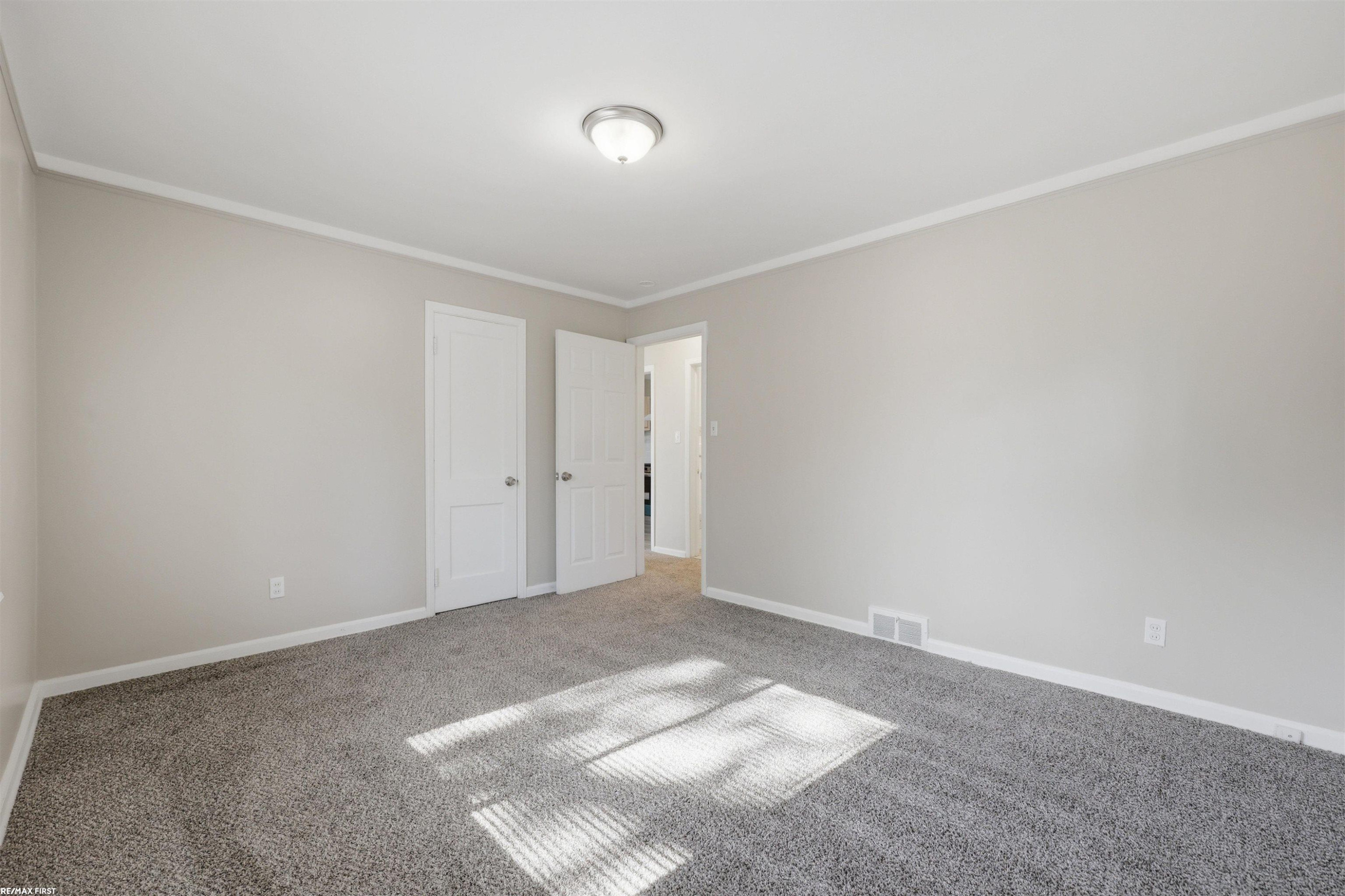 23221 Oneida Street, Oak Park, MI 48237 — Photo 11